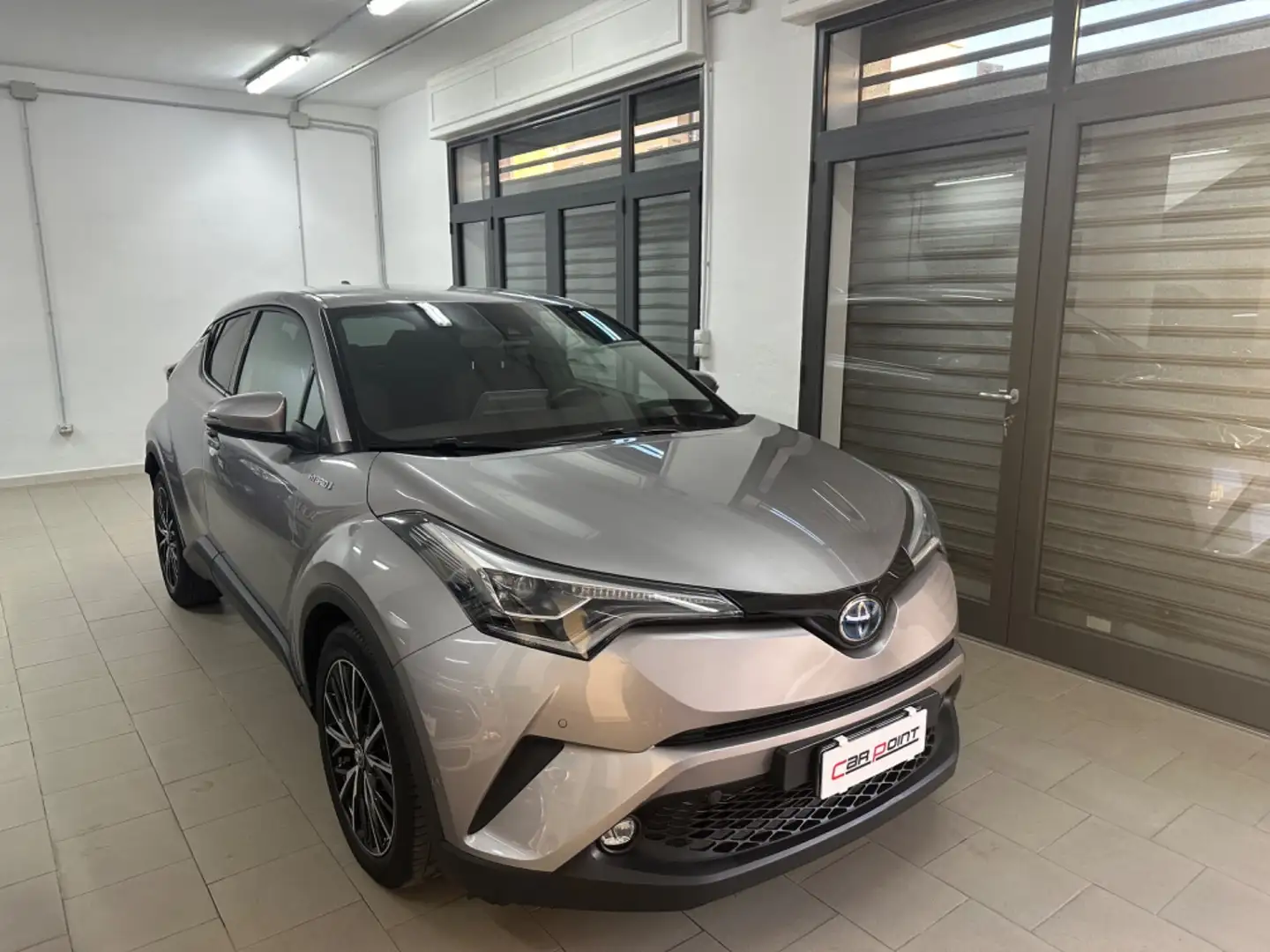 Toyota C-HR 1.8 Hybrid E-CVT Lounge Argent - 2