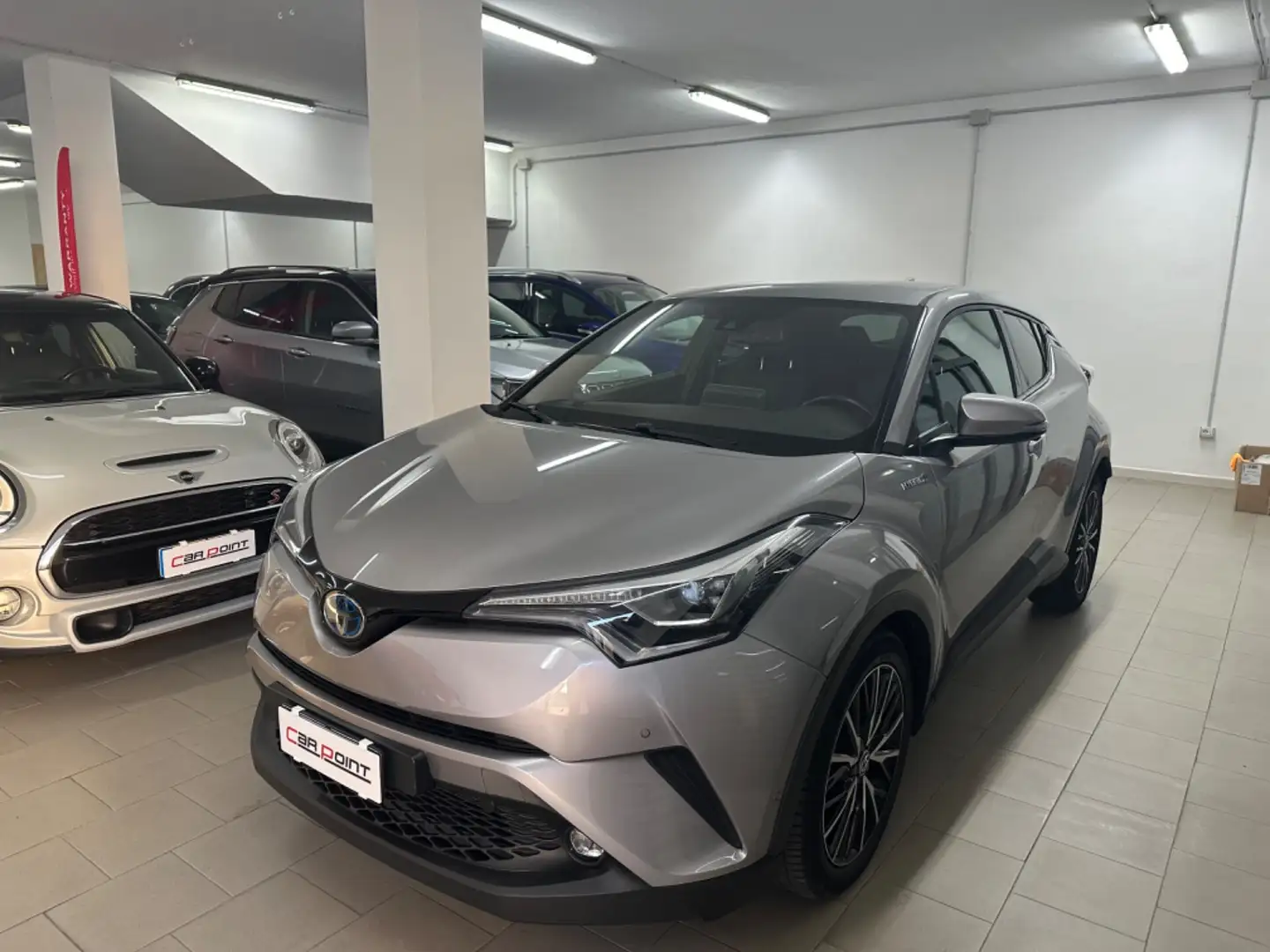Toyota C-HR 1.8 Hybrid E-CVT Lounge Argent - 1