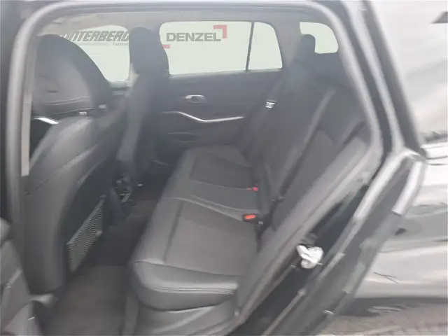 BMW 3 Series view 6