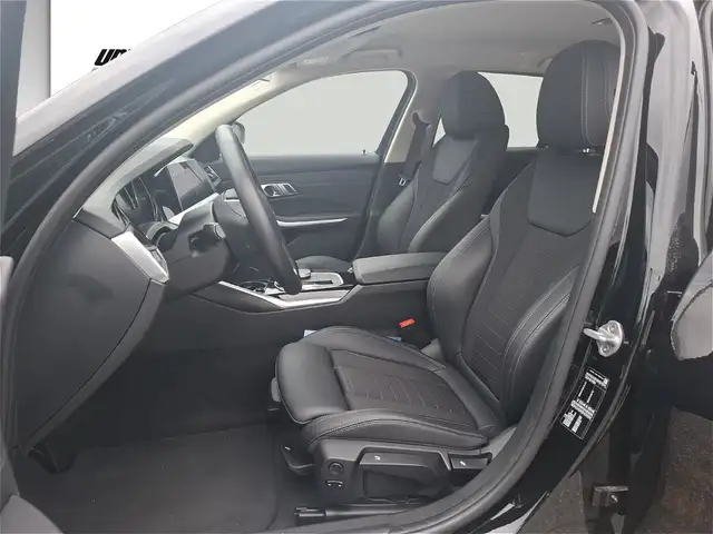 BMW 3 Series view 11