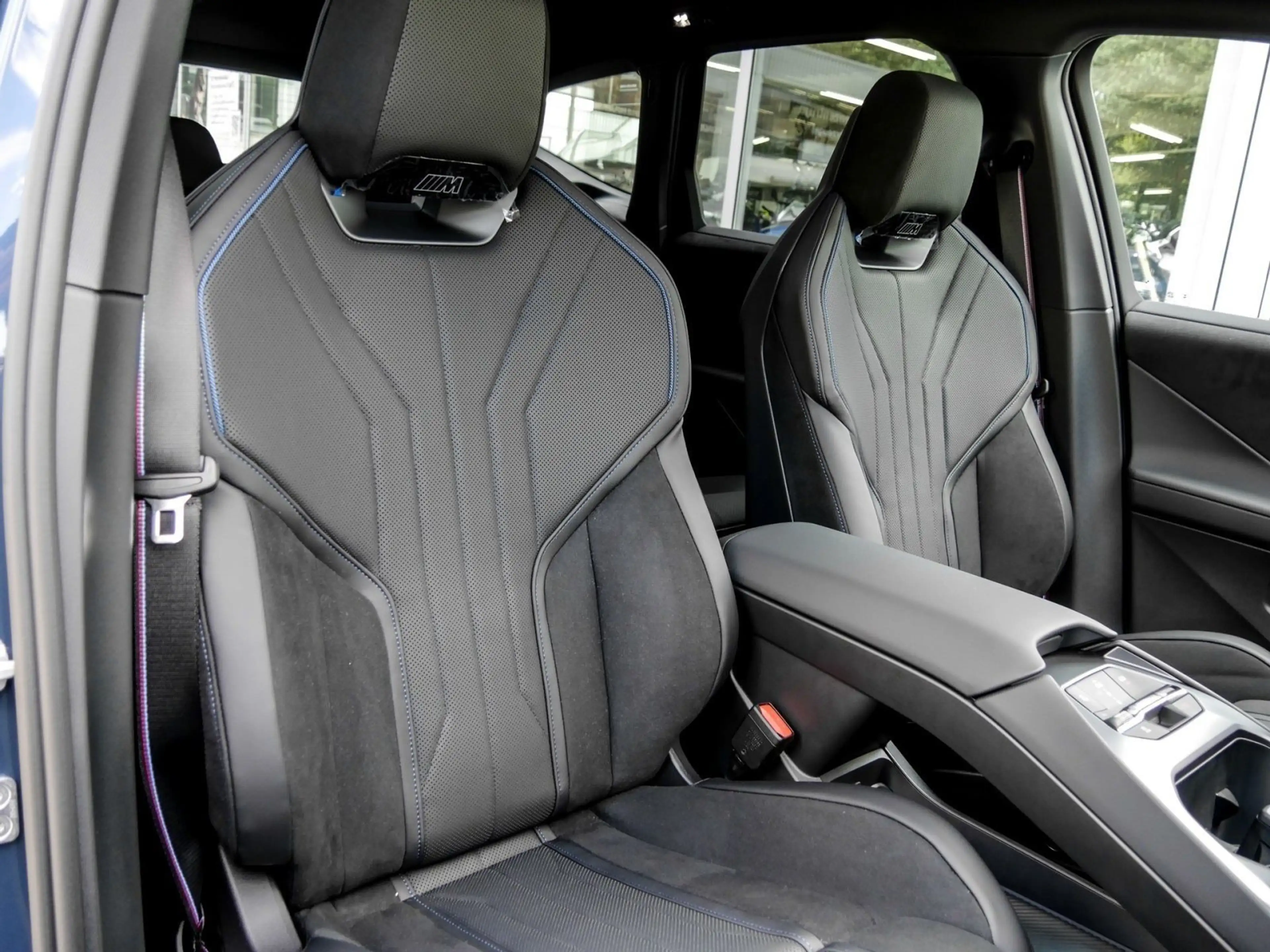 BMW iX3 40 M SPORT PRO+AHK+PANO+DA PLUS+HuD+H/K — photo 6