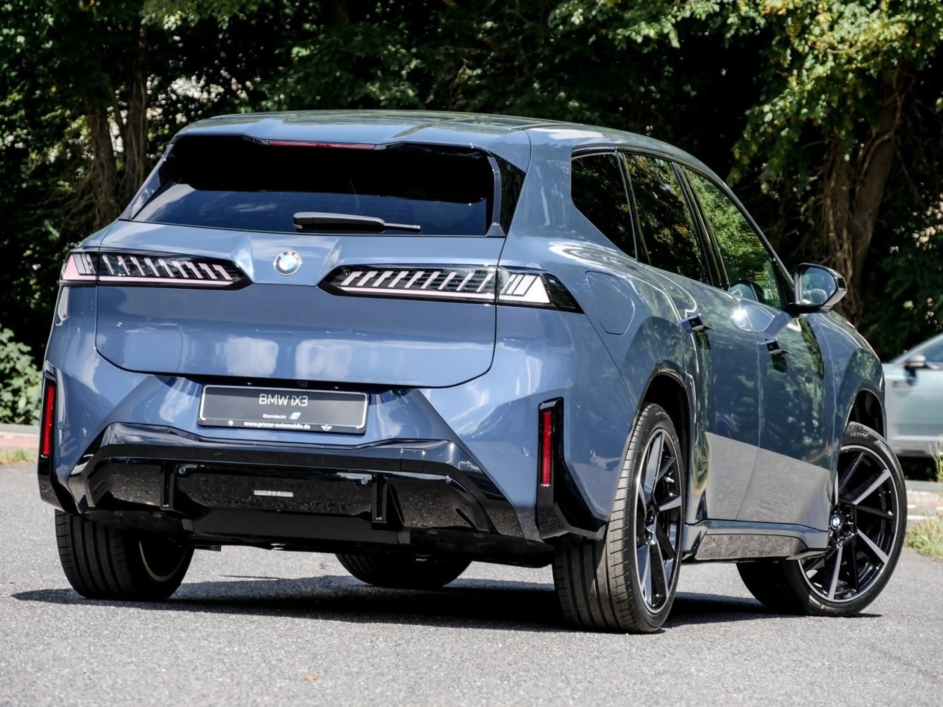 BMW iX3 40 M SPORT PRO+AHK+PANO+DA PLUS+HuD+H/K — photo 2