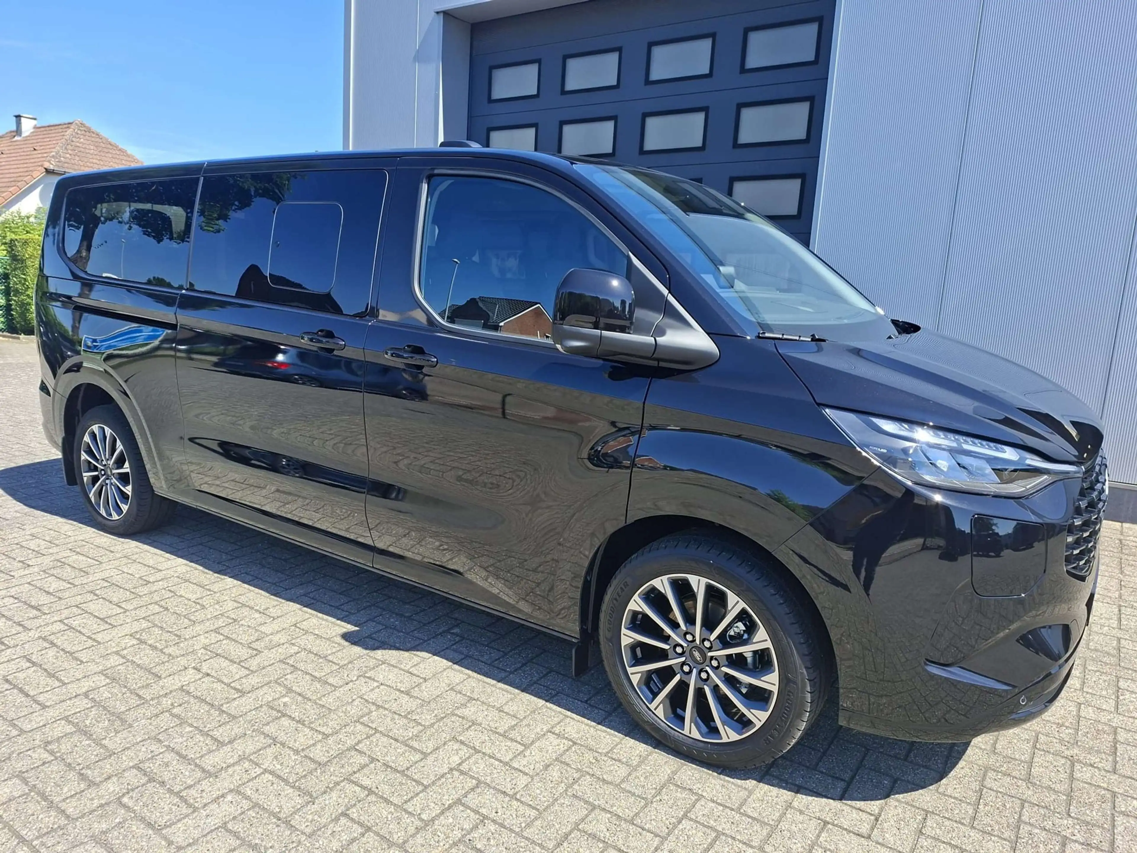 Ford Tourneo Custom L2 en L1 beschikbaar PANO DAK electr schuifdeuren