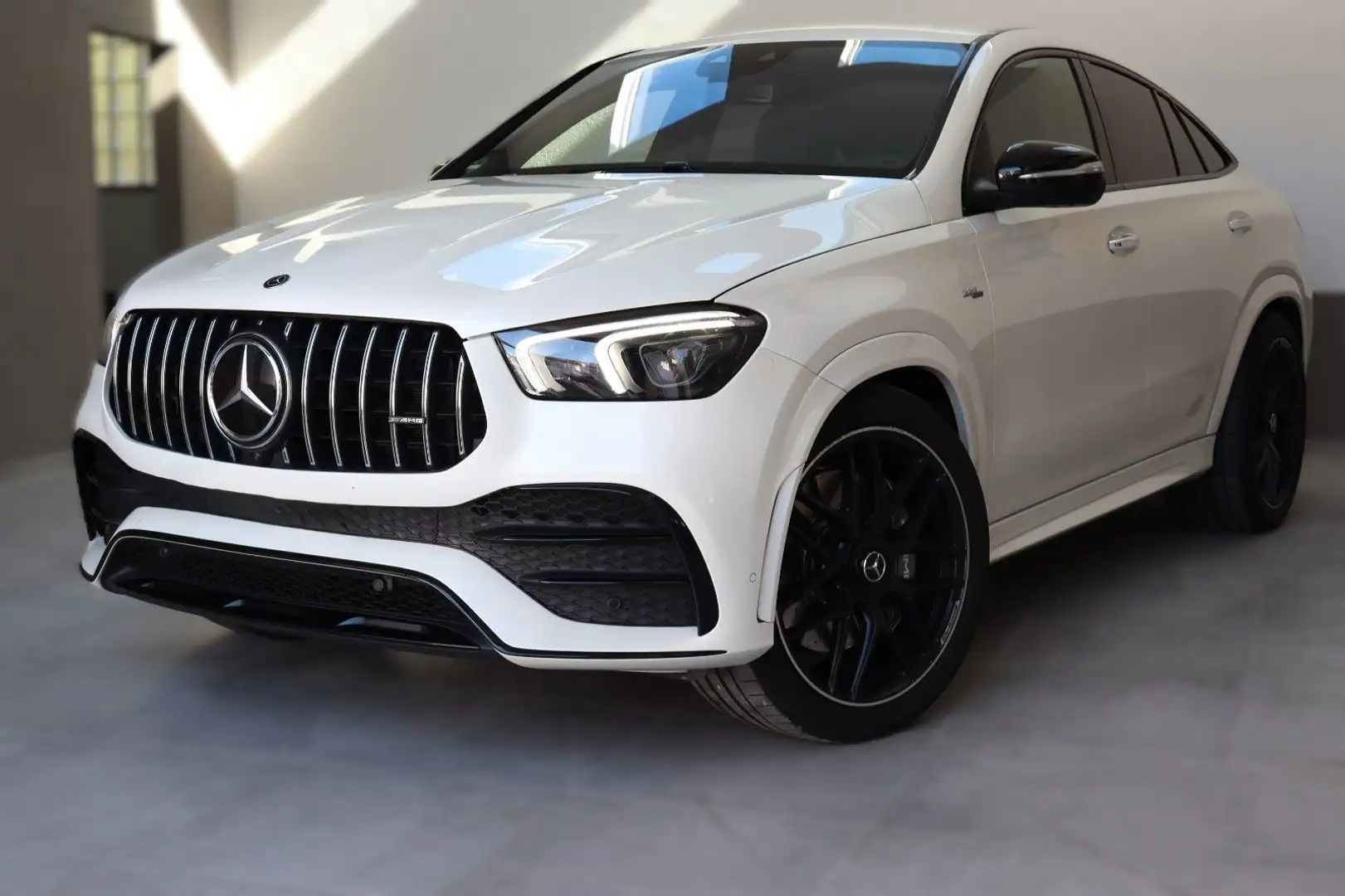 Mercedes-Benz GLE 53 AMG Coupe 4Matic+Performance+Night-Paket Alb - 2