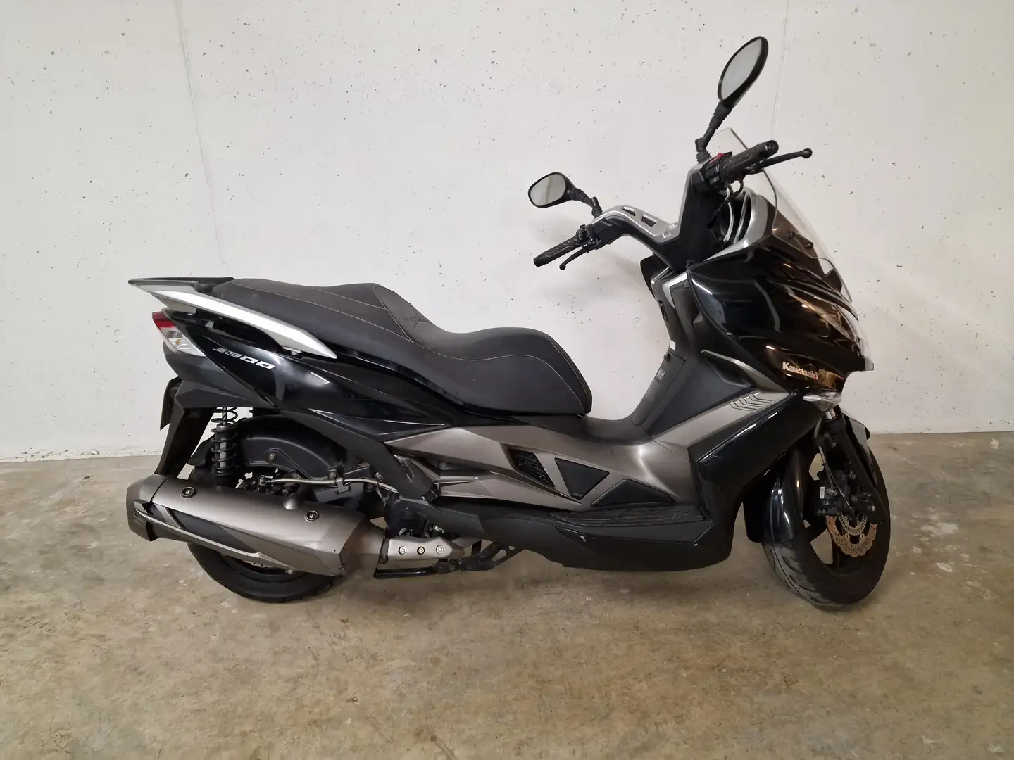 Kawasaki J300 Zwart - 1