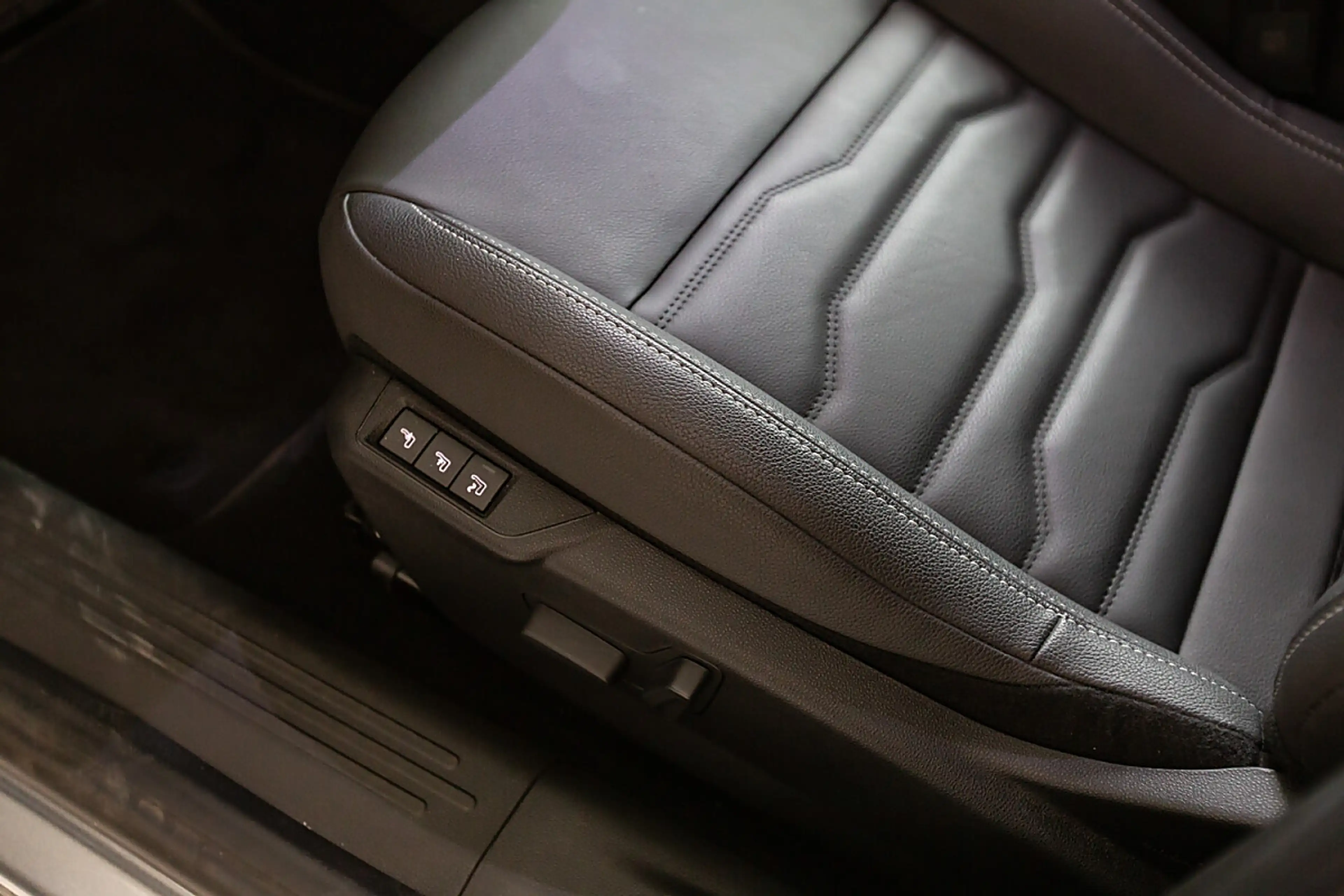 Jeep Avenger Elektro Summit — photo 5