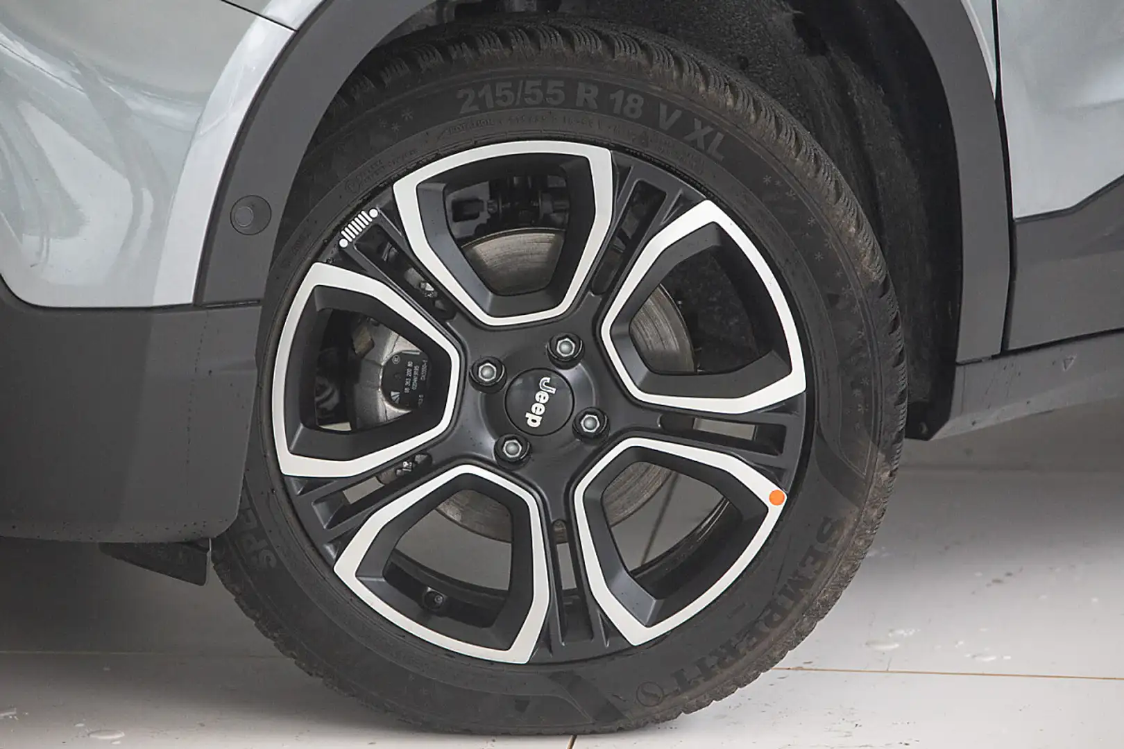 Jeep Avenger Elektro Summit Silber - 2