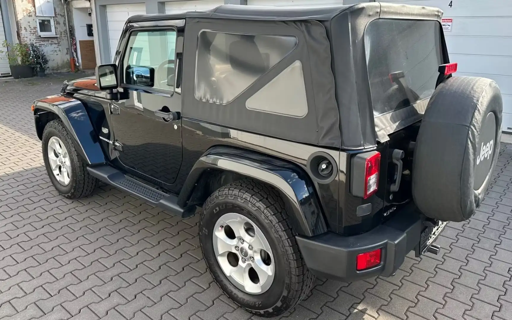 Jeep Wrangler Wrangler 2.8CRD Sahara Aut. Sahara Negro - 2