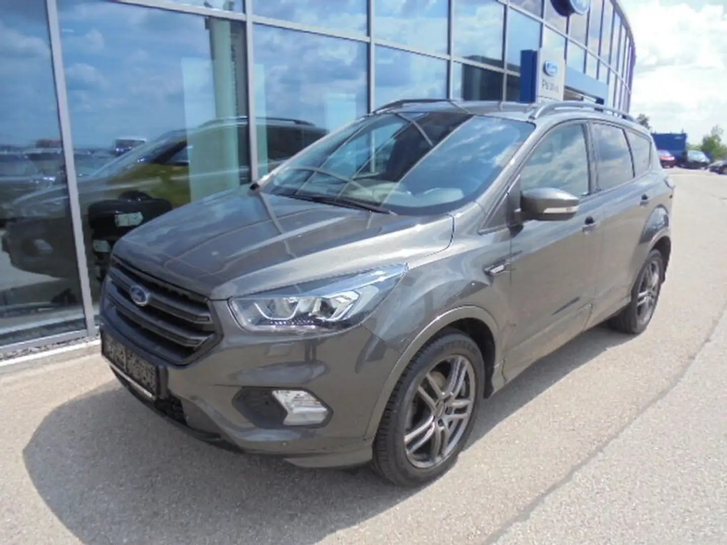 Ford Kuga ST-Line 1,5L Diesel 120PS Grau - 1