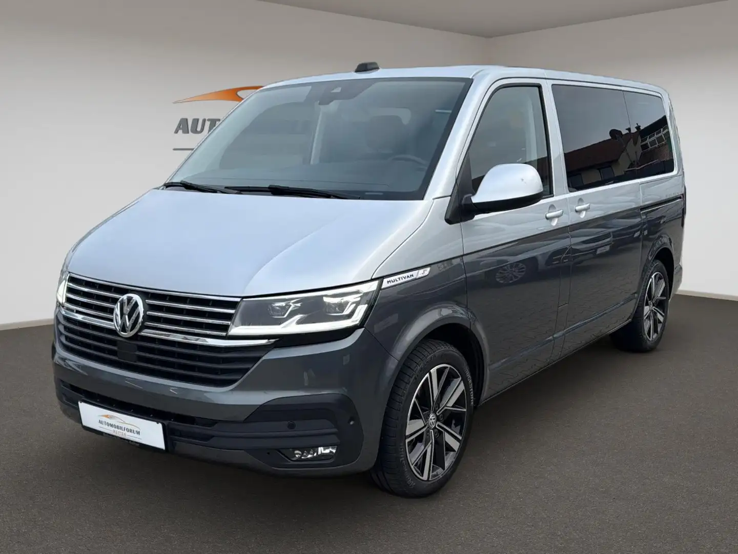 Volkswagen T6 Multivan T6.1 Multivan Highline 4 Motion Stand AHK Grau - 1