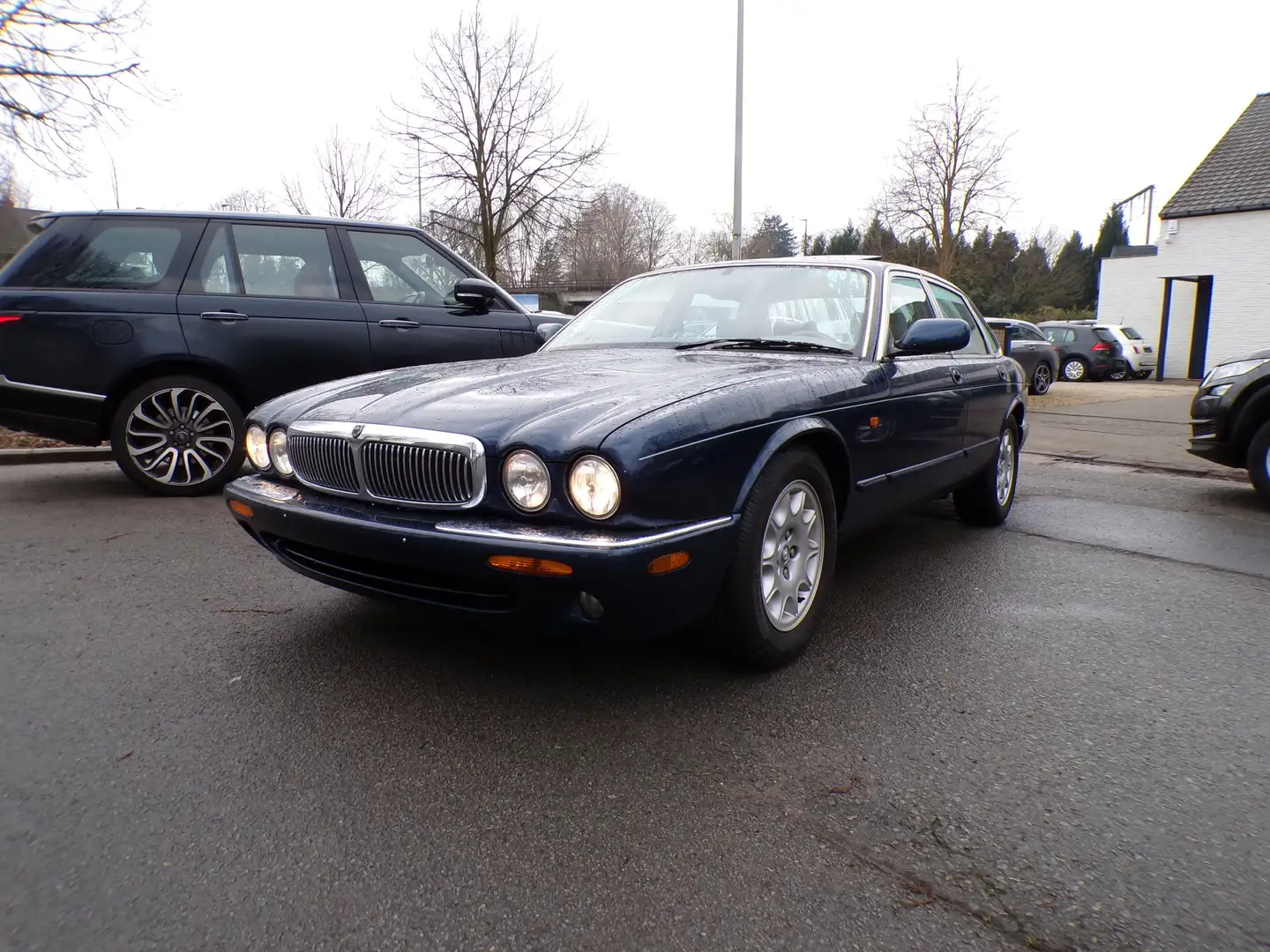 Jaguar XJ8 SOVEREIGN 3.2i V8 32v TOPSTAAT BELGISCHE WAGEN. Bleu - 1