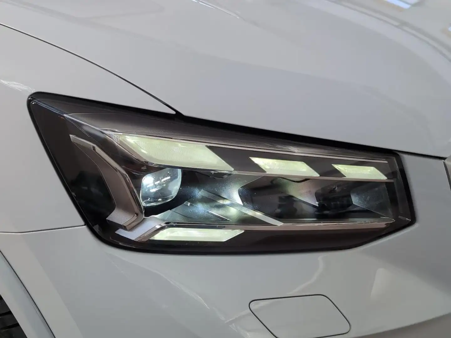 Audi Q2 35 2.0 tdi S line Edition s-tronic Bianco - 2