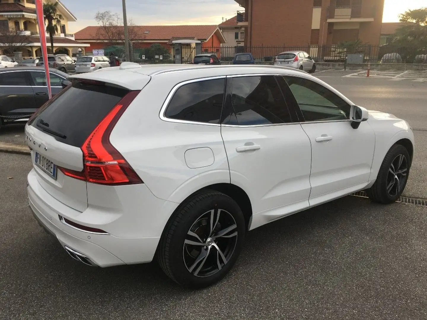 Volvo XC60 D4 AWD Geartronic Business Weiß - 2