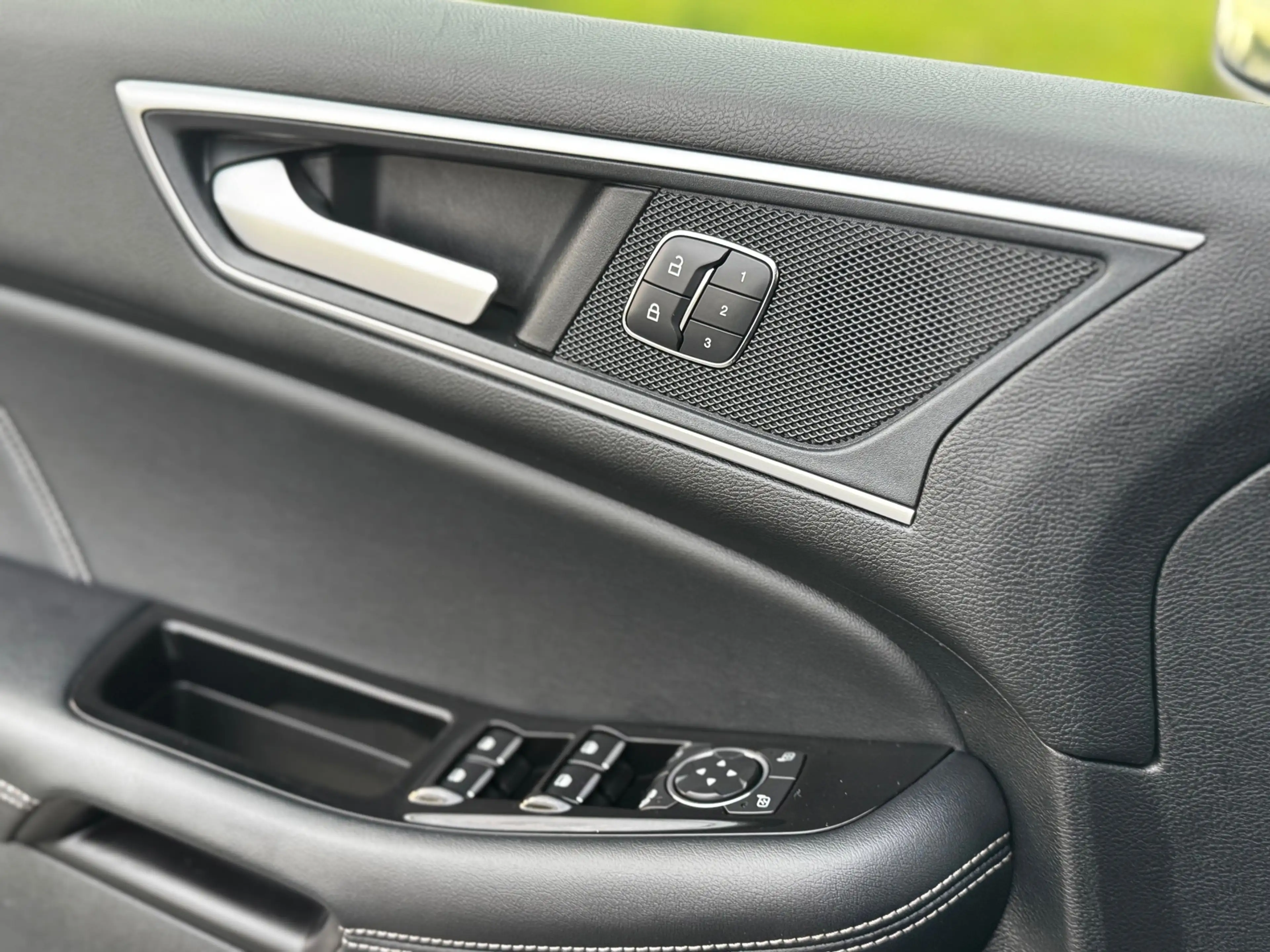 Ford Edge 2.0 TDCI Vignale — photo 22