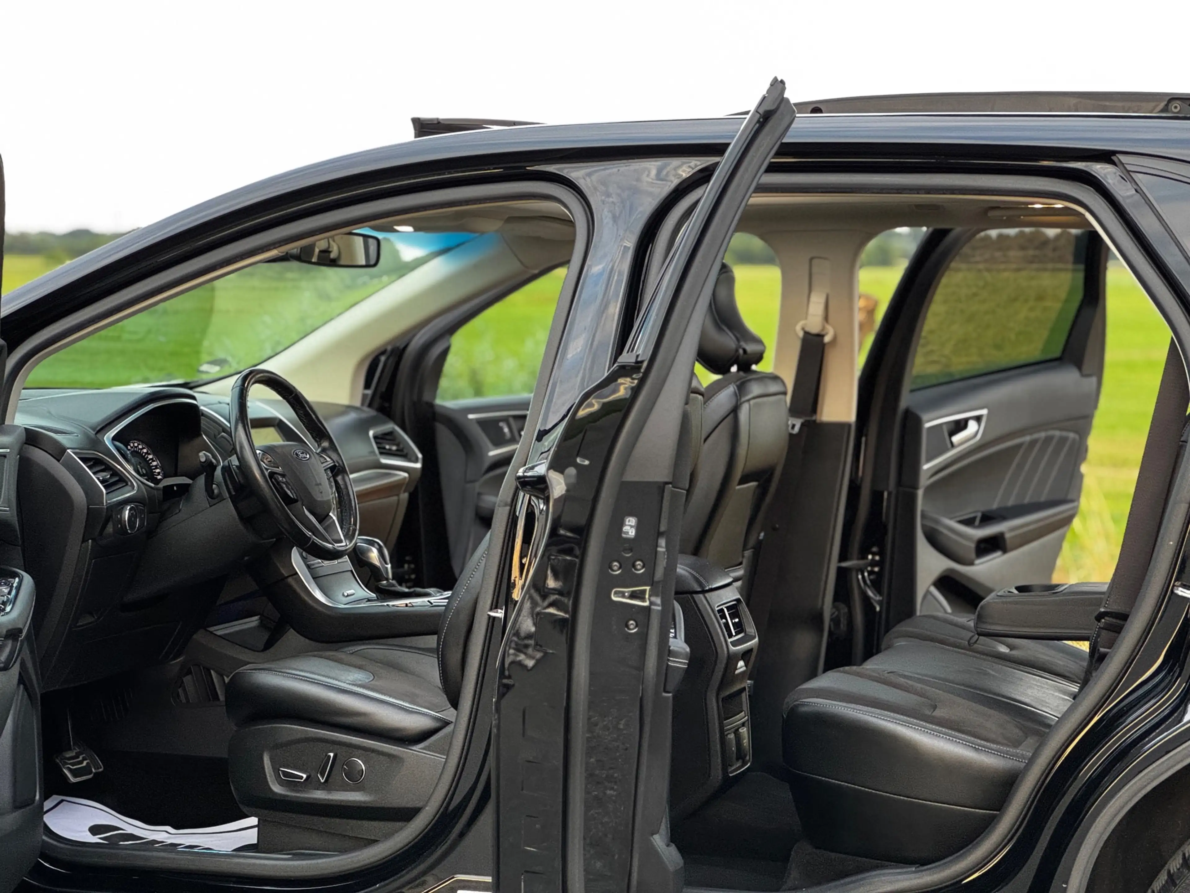 Ford Edge 2.0 TDCI Vignale — photo 41