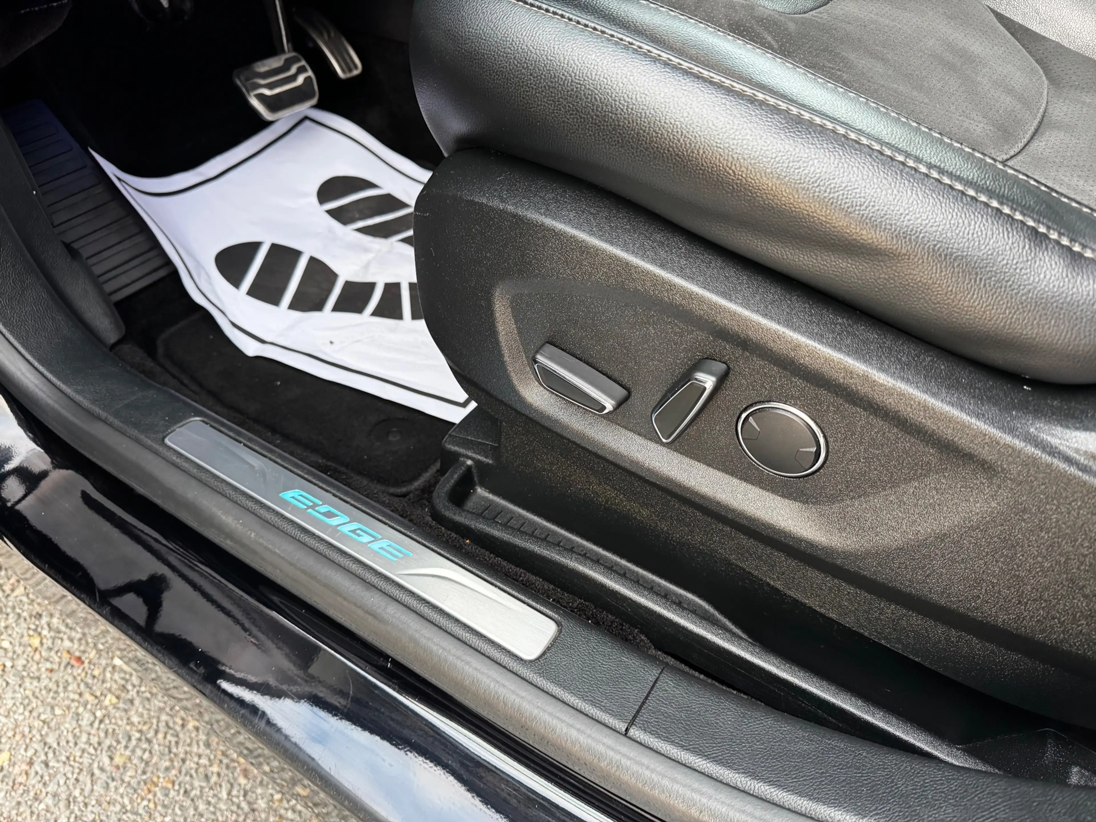 Ford Edge 2.0 TDCI Vignale — photo 49
