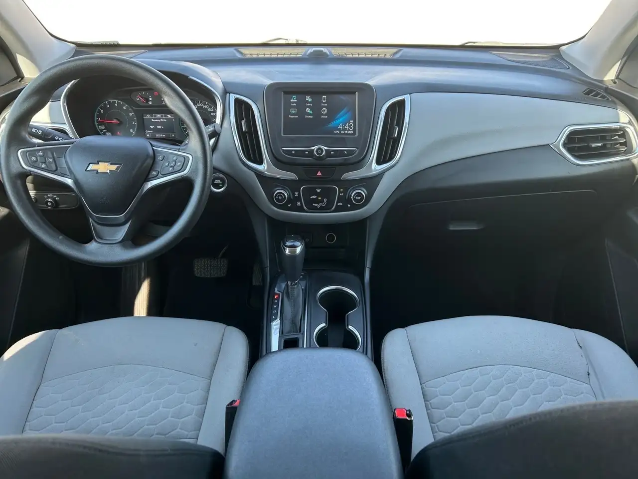 Chevrolet Equinox снимка Chevrolet Equinox