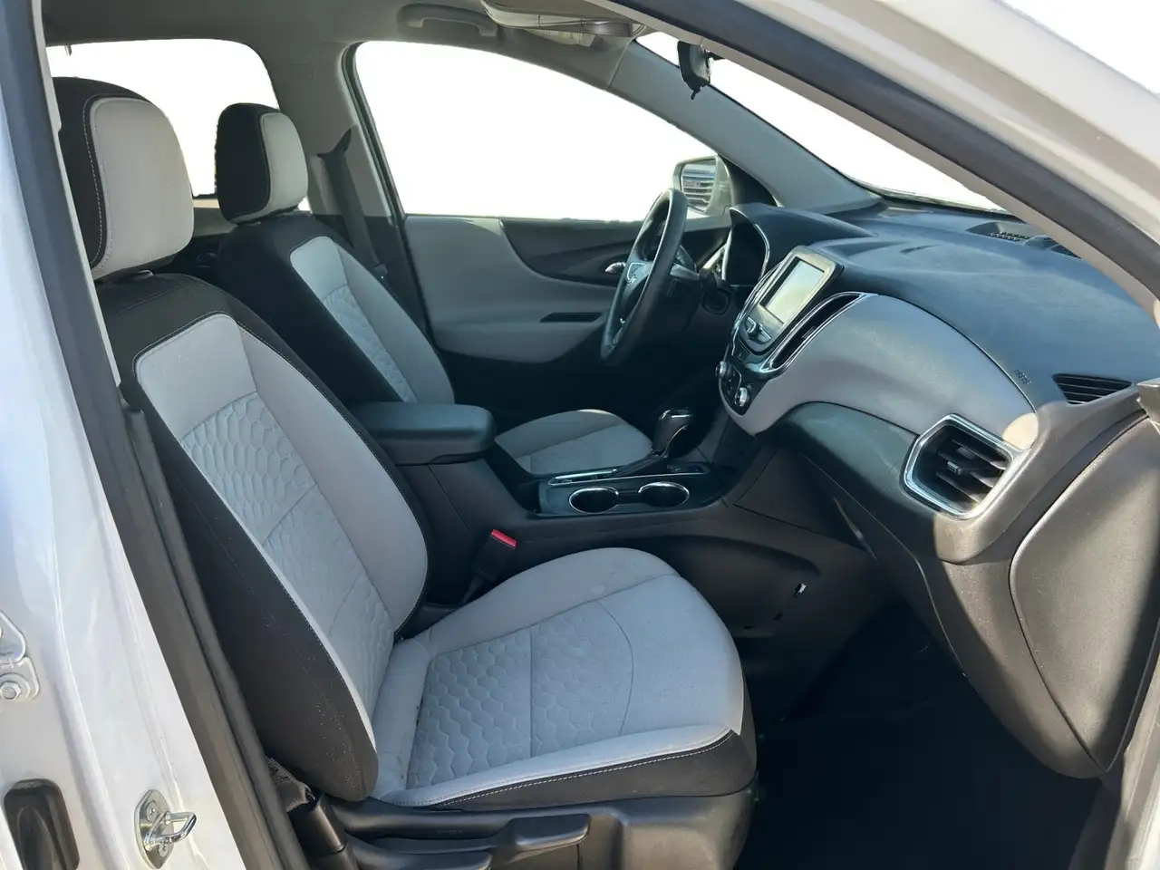 Chevrolet Equinox снимка Chevrolet Equinox