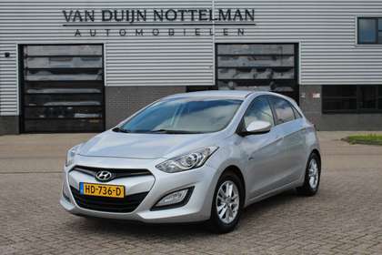 Hyundai i30 1.6 GDI i-Motion Plus / Navigatie / Camera / N.A.P