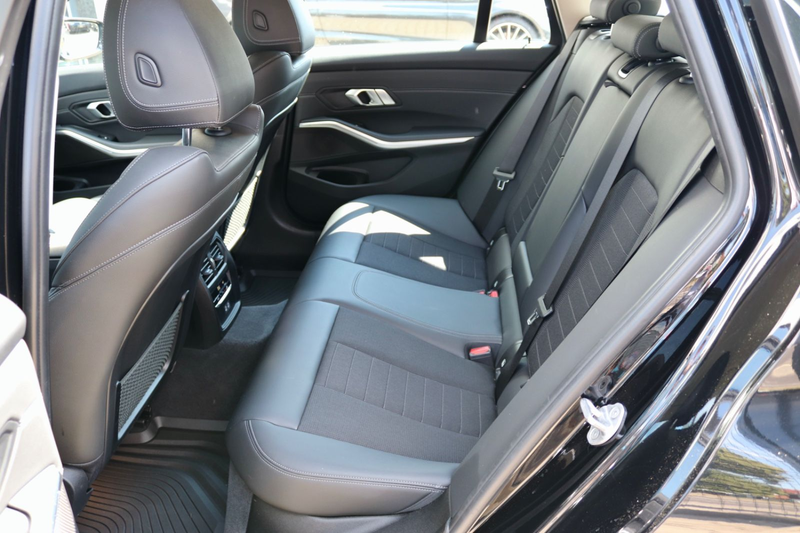 BMW 320 d Touring xDrive Sport AHK HuD Navi SHZ Klima — photo 15
