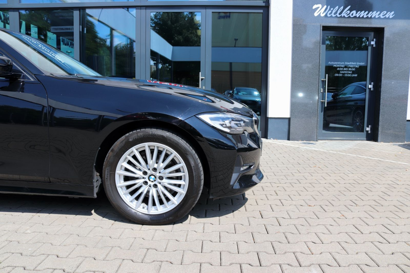 BMW 320 d Touring xDrive Sport AHK HuD Navi SHZ Klima — photo 10