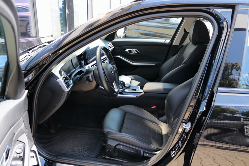 BMW 320 d Touring xDrive Sport AHK HuD Navi SHZ Klima — photo 13