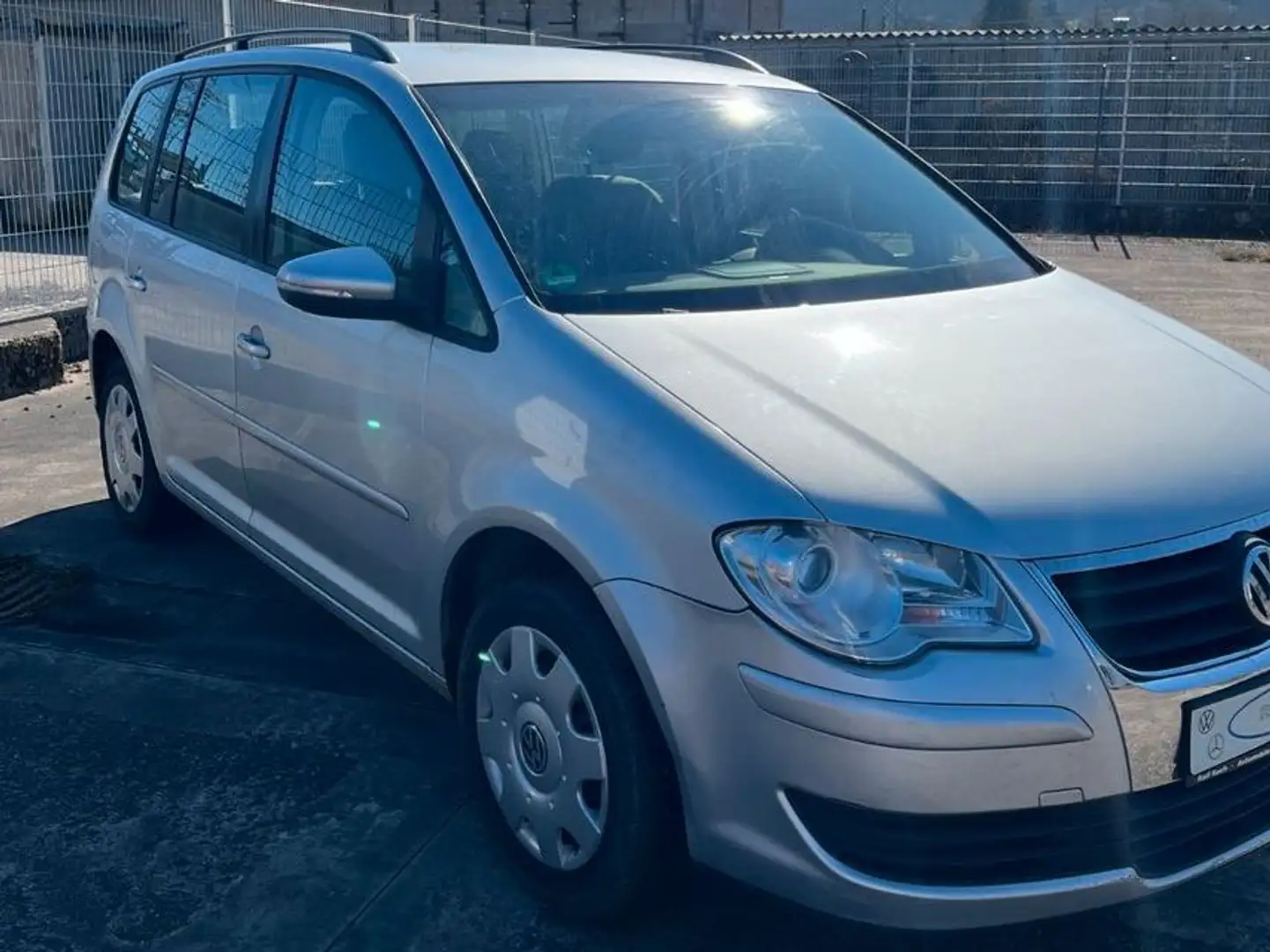 Volkswagen Touran Trendline *2.Hand* 7.Sitze Anhängek.* Argento - 1