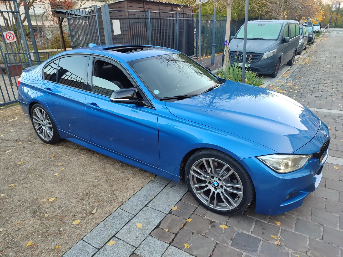 BMW 330 330d 258 ch M Sport A - 1