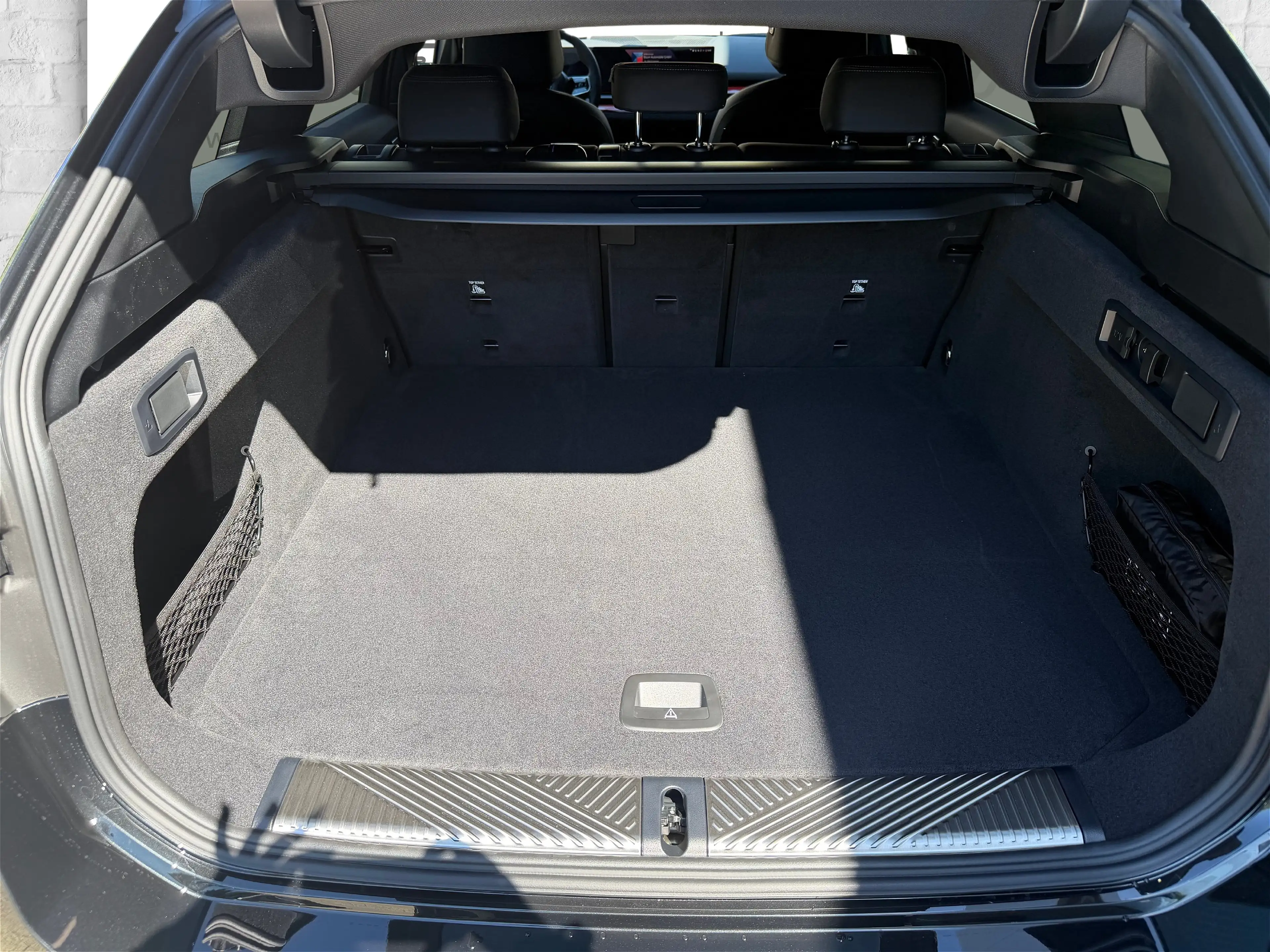 BMW i5 eDrive40 Touring — photo 7