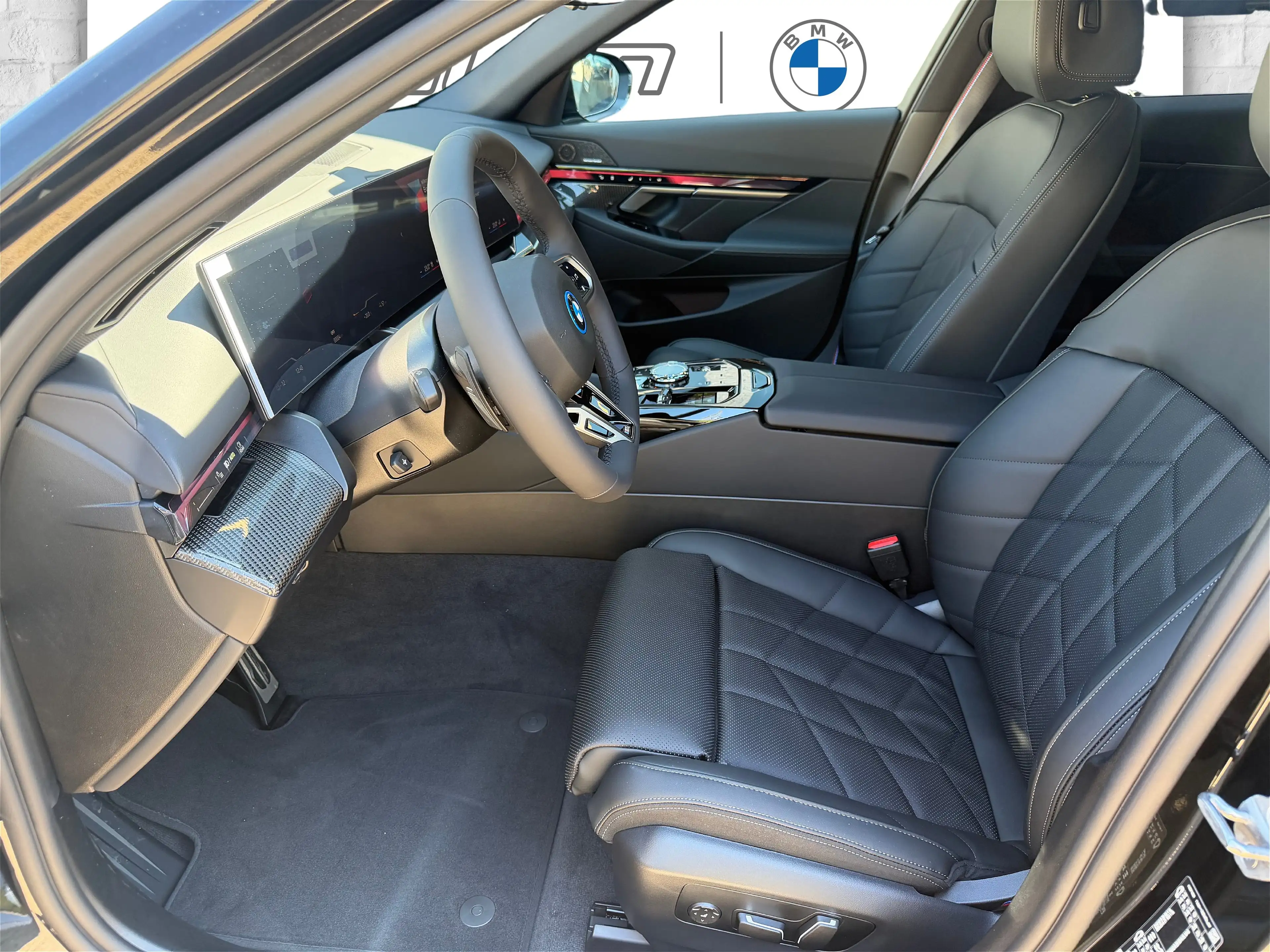 BMW i5 eDrive40 Touring — photo 12