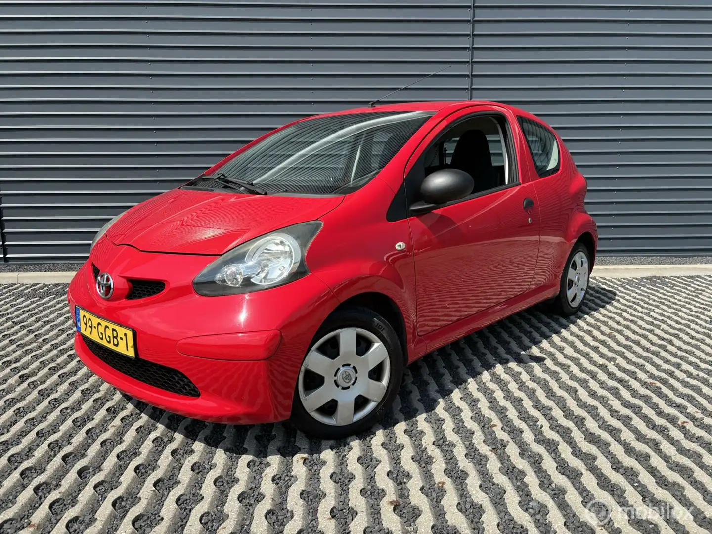 Toyota Aygo 1.0-12V | 160.004 km | Zuinig & Betrouwbaar! Rood - 1