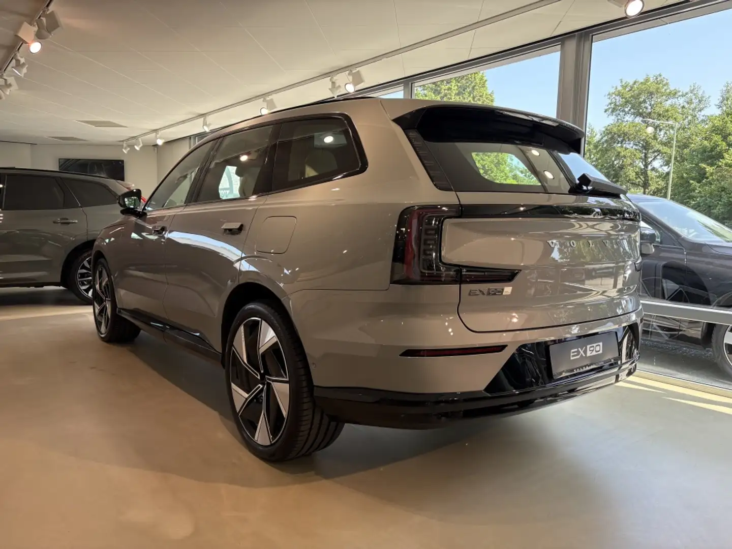 Volvo EX90 Twin Perf. Ultra | NIEUW UIT VOORRAAD | FULL OPTIO Grijs - 2