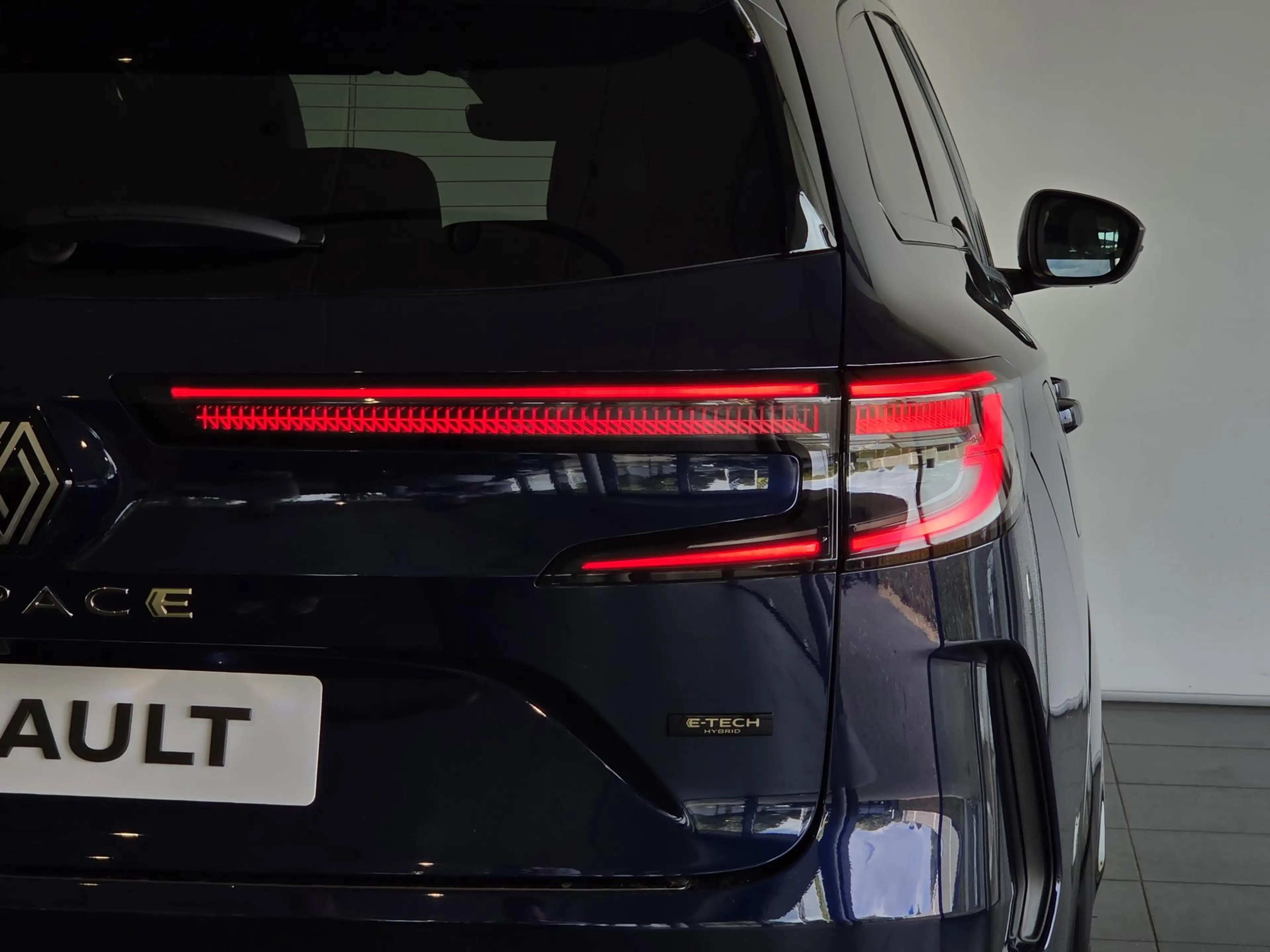 Renault Espace E-Tech full hybrid 200 iconic 7p. TREKHAAK l 4 CON — photo 12