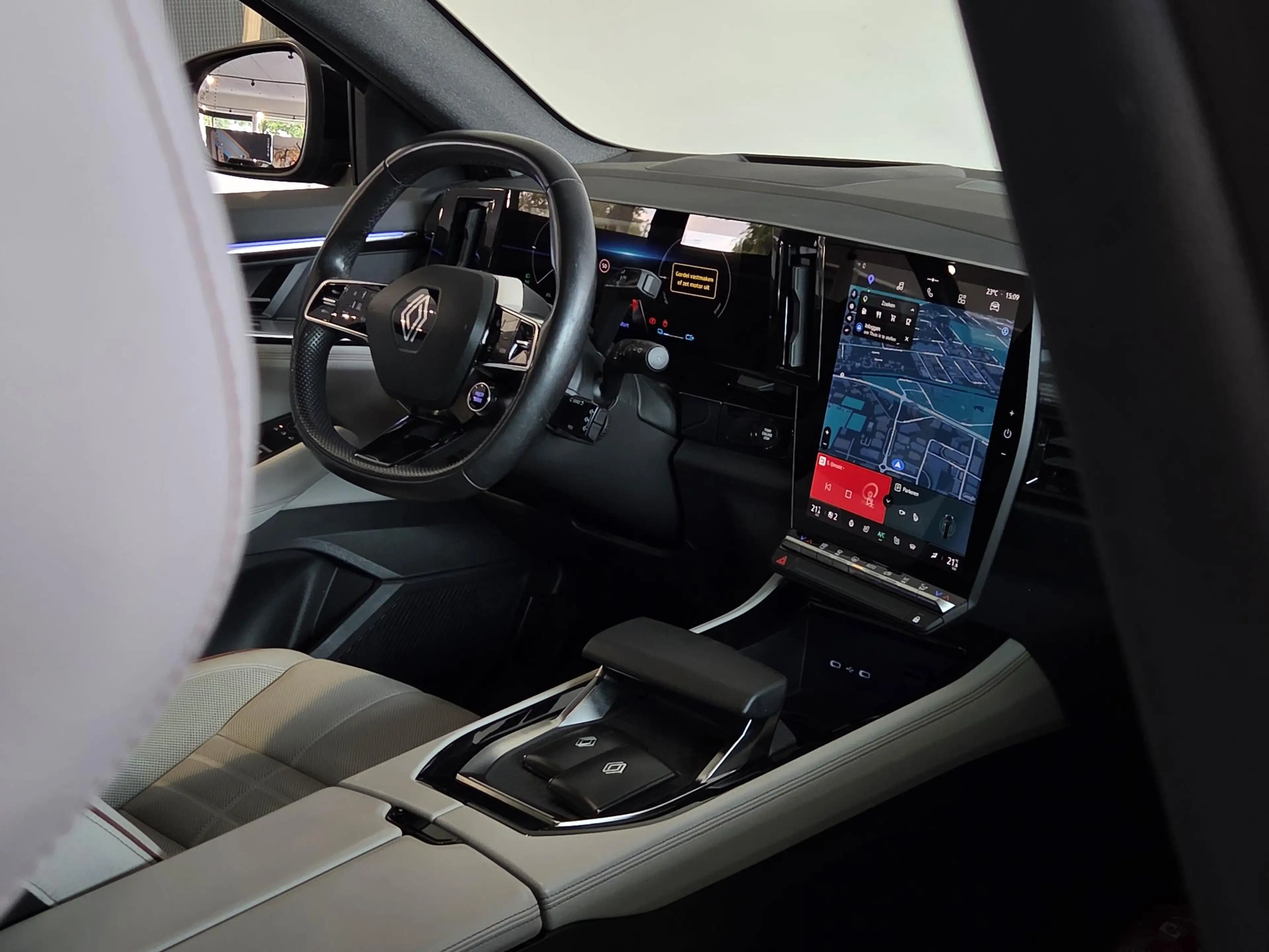 Renault Espace E-Tech full hybrid 200 iconic 7p. TREKHAAK l 4 CON — photo 18