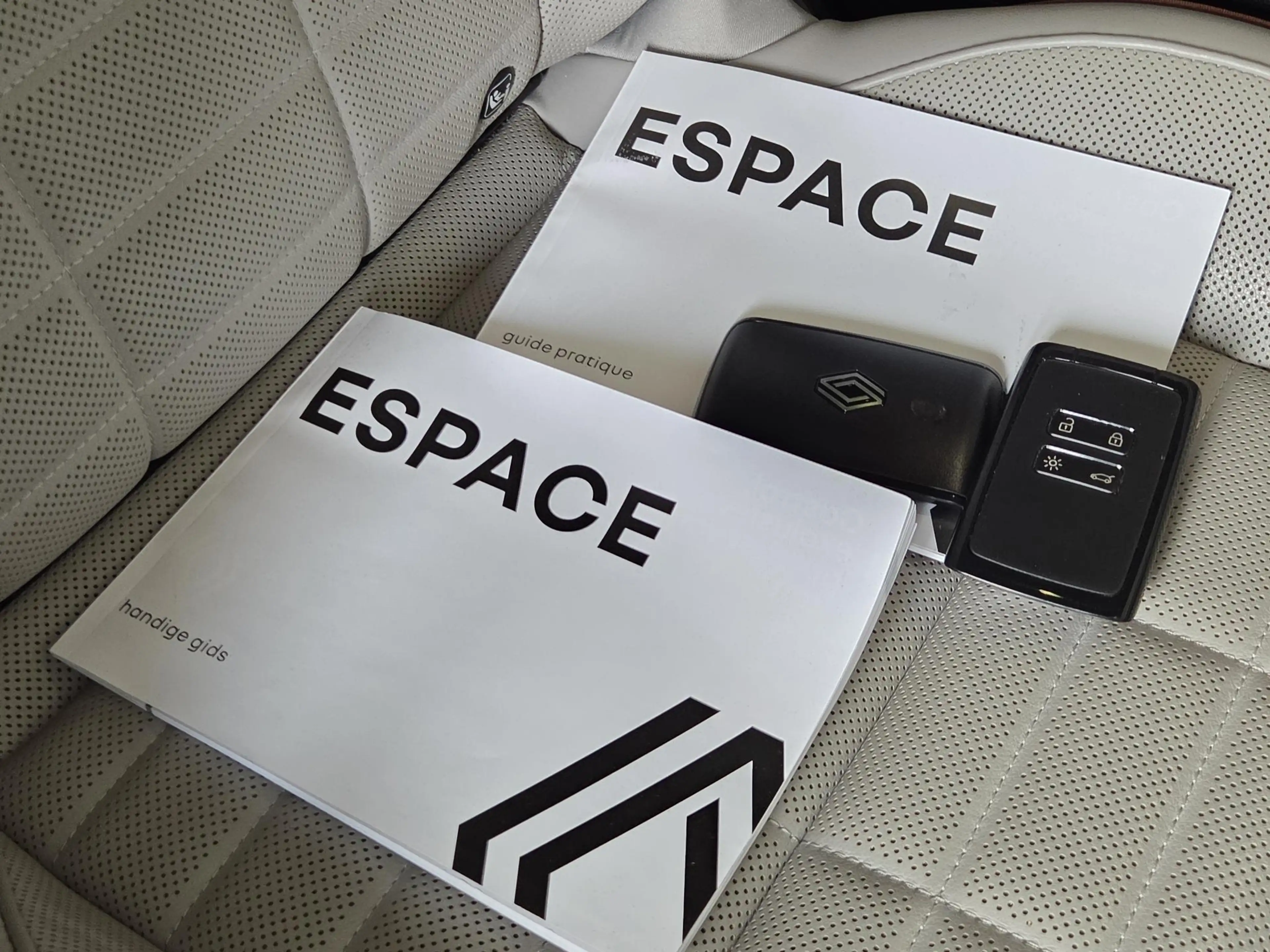 Renault Espace E-Tech full hybrid 200 iconic 7p. TREKHAAK l 4 CON — photo 23