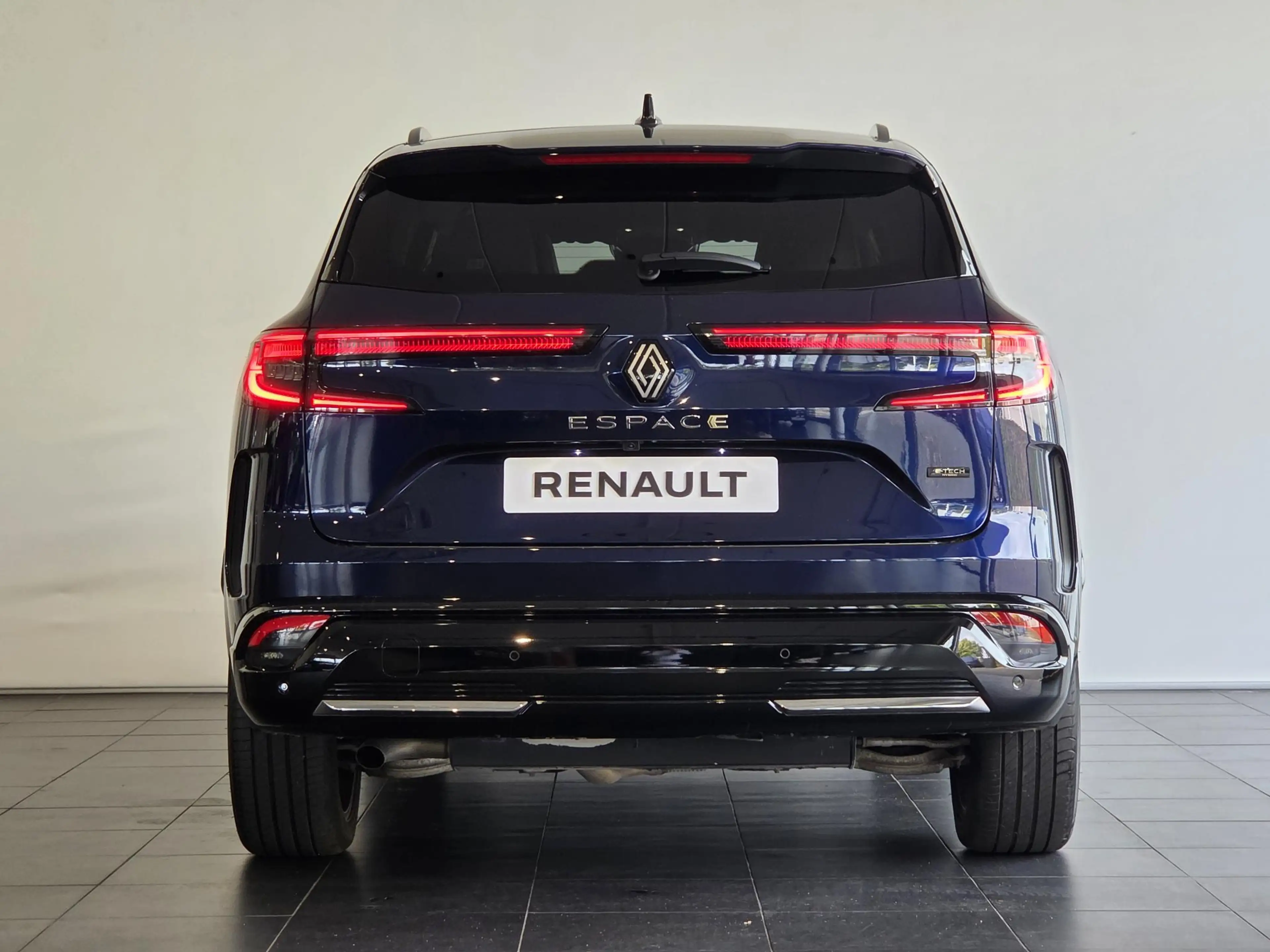 Renault Espace E-Tech full hybrid 200 iconic 7p. TREKHAAK l 4 CON — photo 11