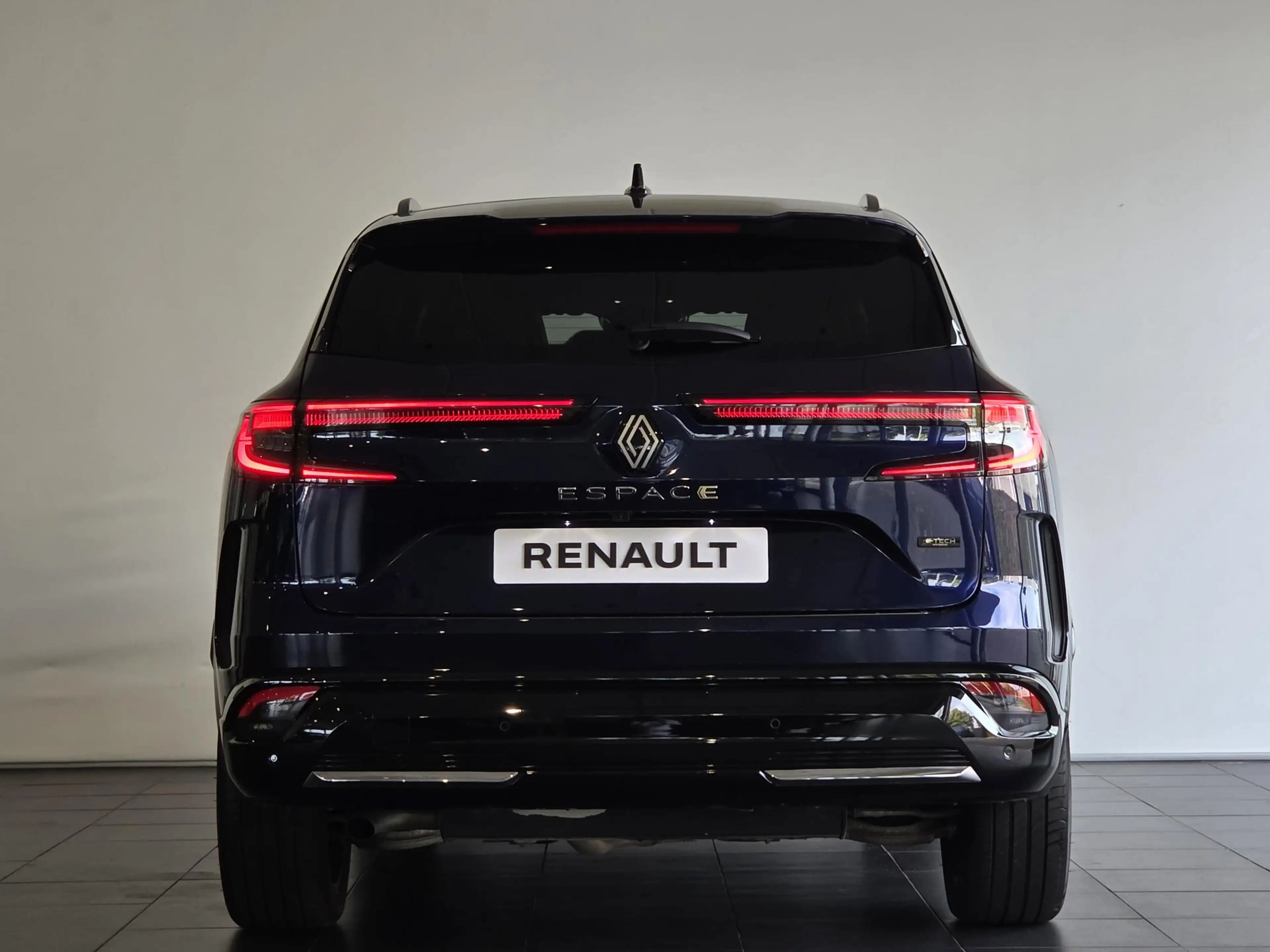 Renault Espace E-Tech full hybrid 200 iconic 7p. TREKHAAK l 4 CON — photo 10