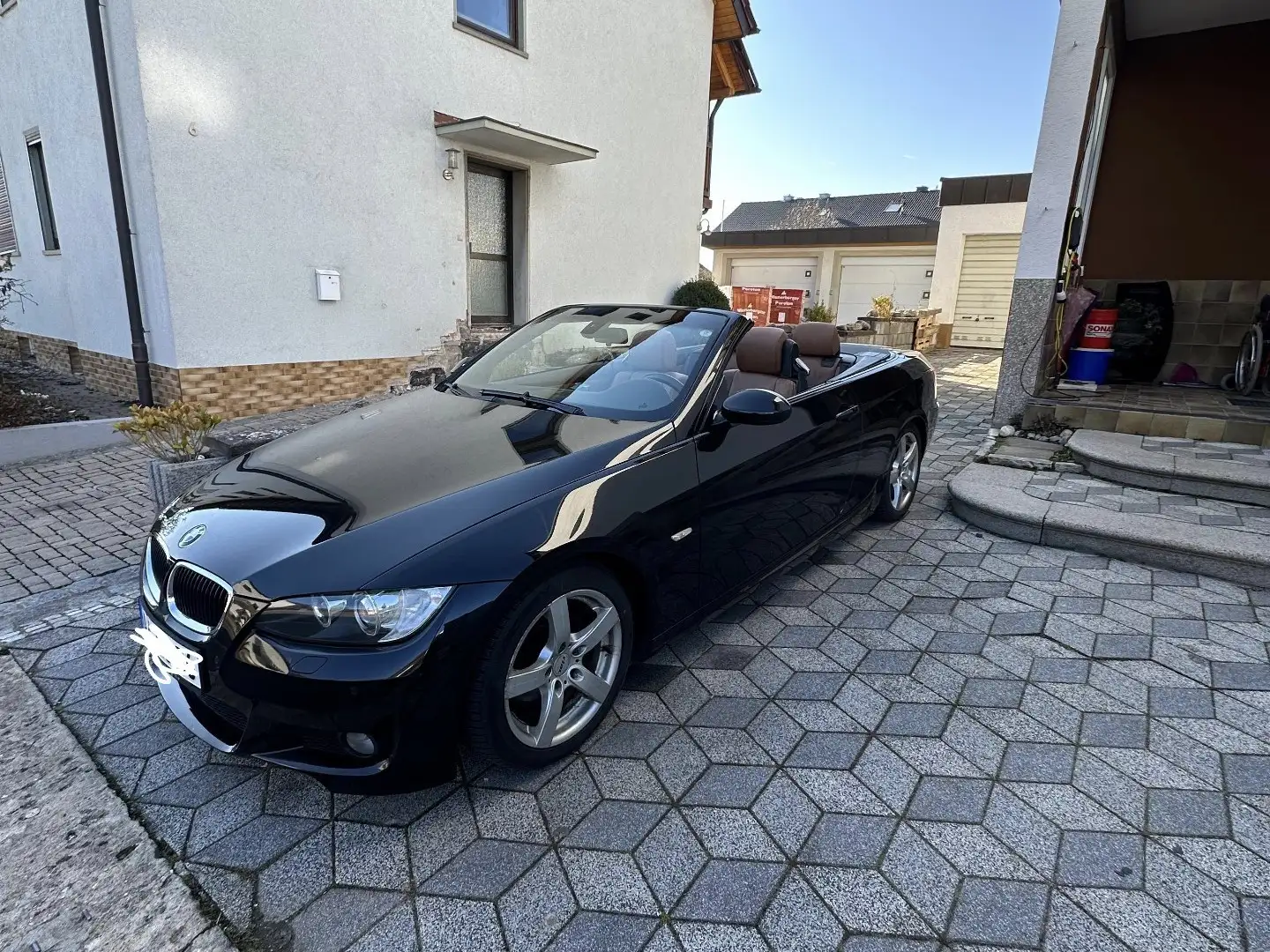 BMW 320 320i Schwarz - 1