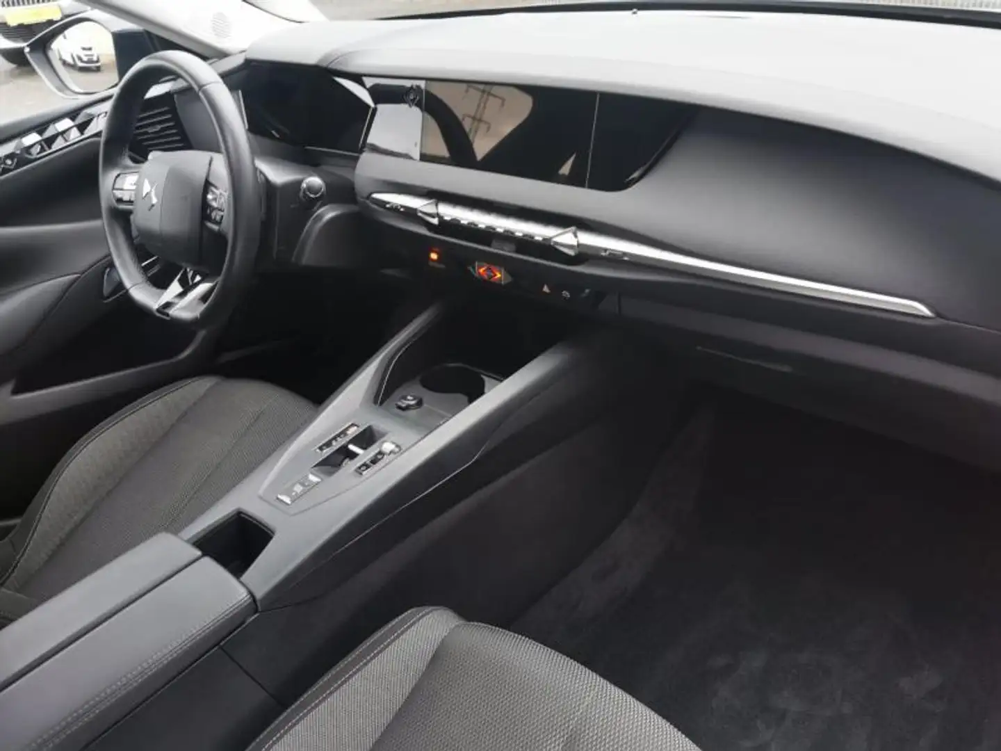 DS Automobiles DS 4 Bastille + / EAT8 / 130ch Gris - 2