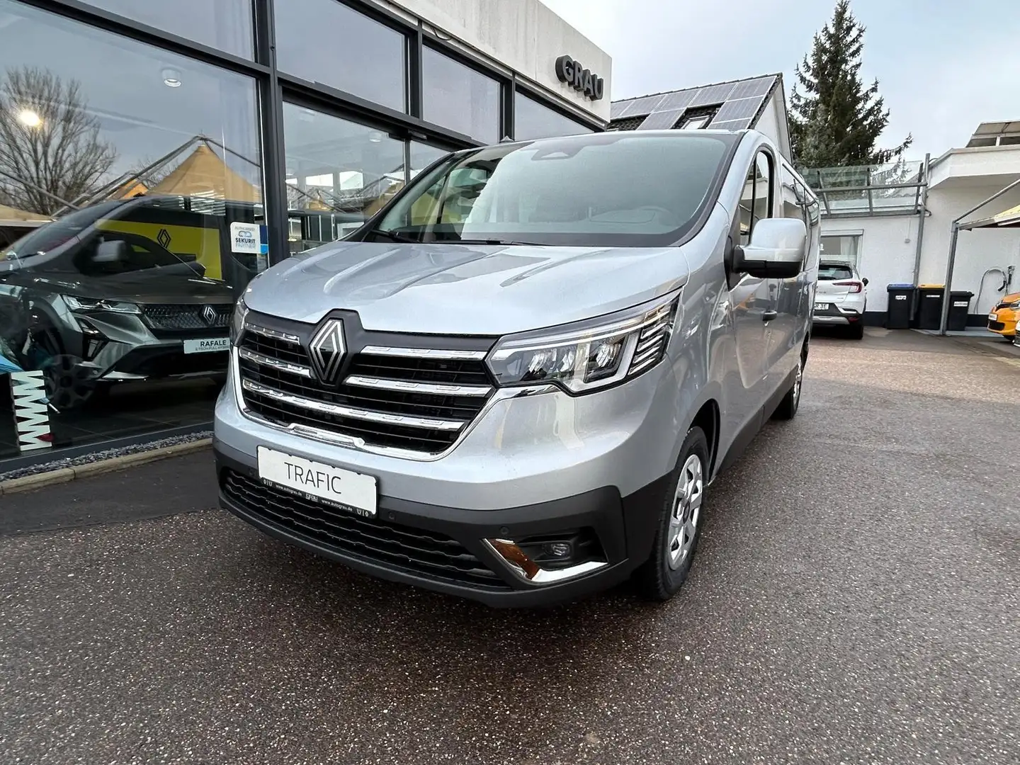 Renault Trafic L2H1 150PS 3,0t 9 Sitze Equilibre RFK Klima Grau - 2