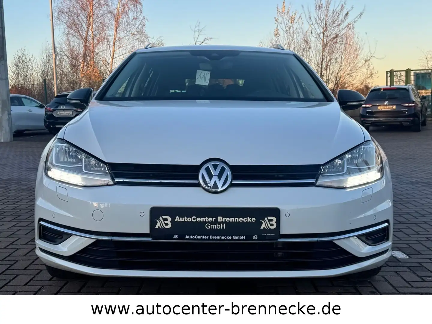 Volkswagen Golf VII Variant*Automatik*8-fach bereift* Weiß - 2