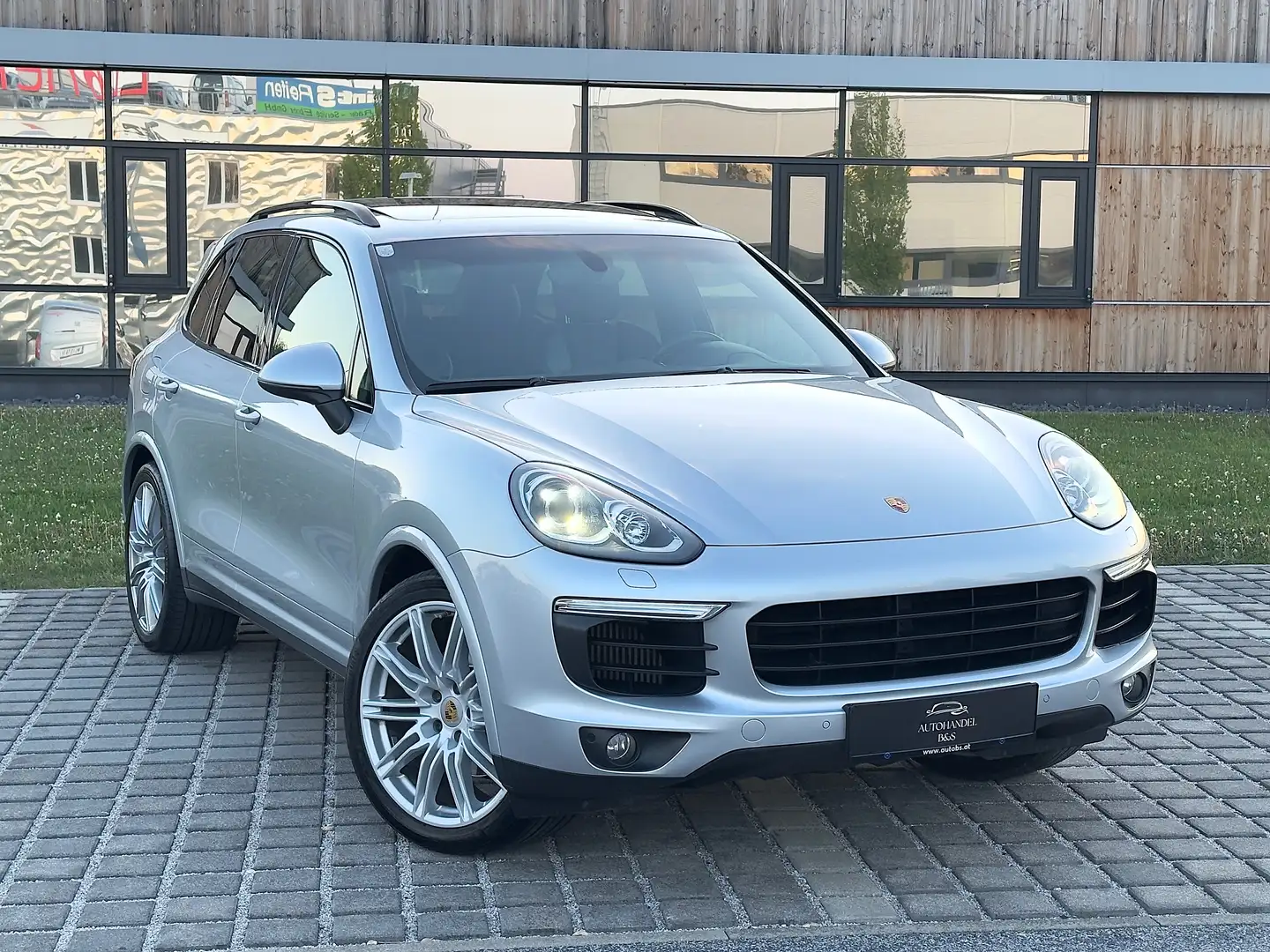 Porsche Cayenne II Platinum Edition 3,0 Aut.*APPROVED, PANO, LUFT* Silber - 1