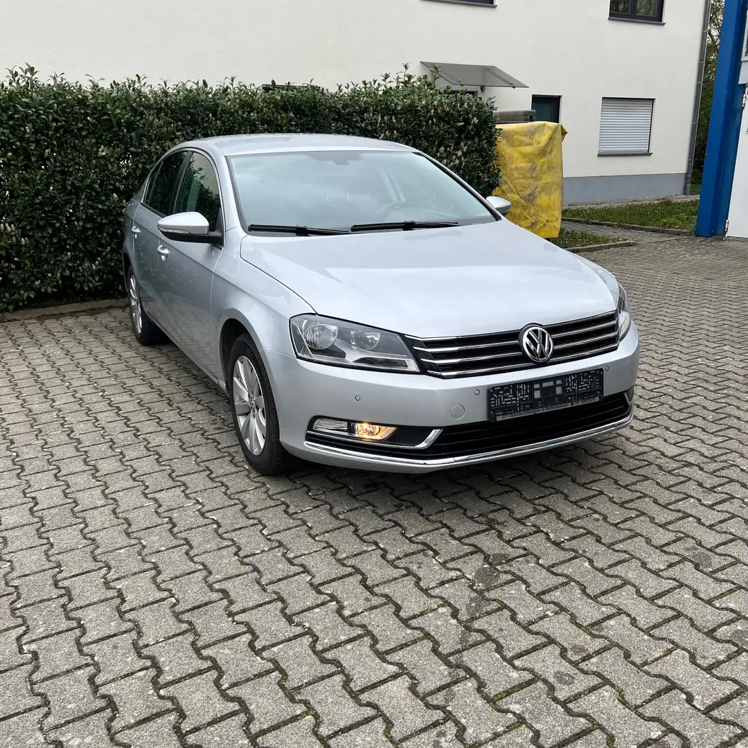 Volkswagen Passat Comfortline BlueMotion Lim. (362) Argento - 1