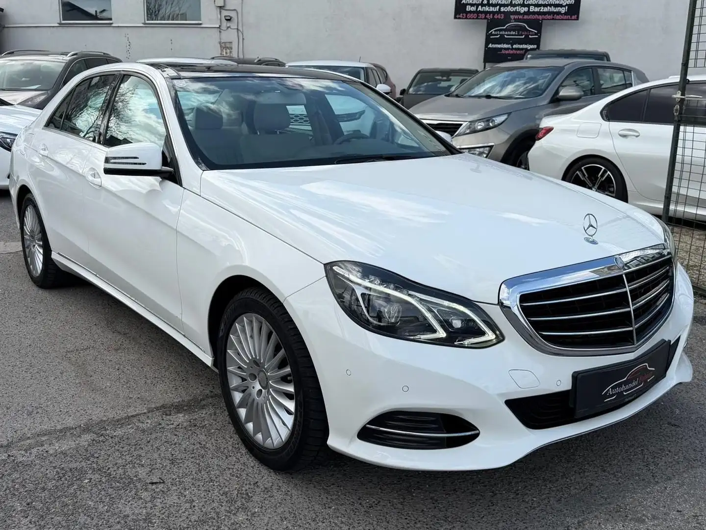Mercedes-Benz E 400 Elegance Autom. 333PS Panoramadach PICKERL 09/26 Weiß - 1