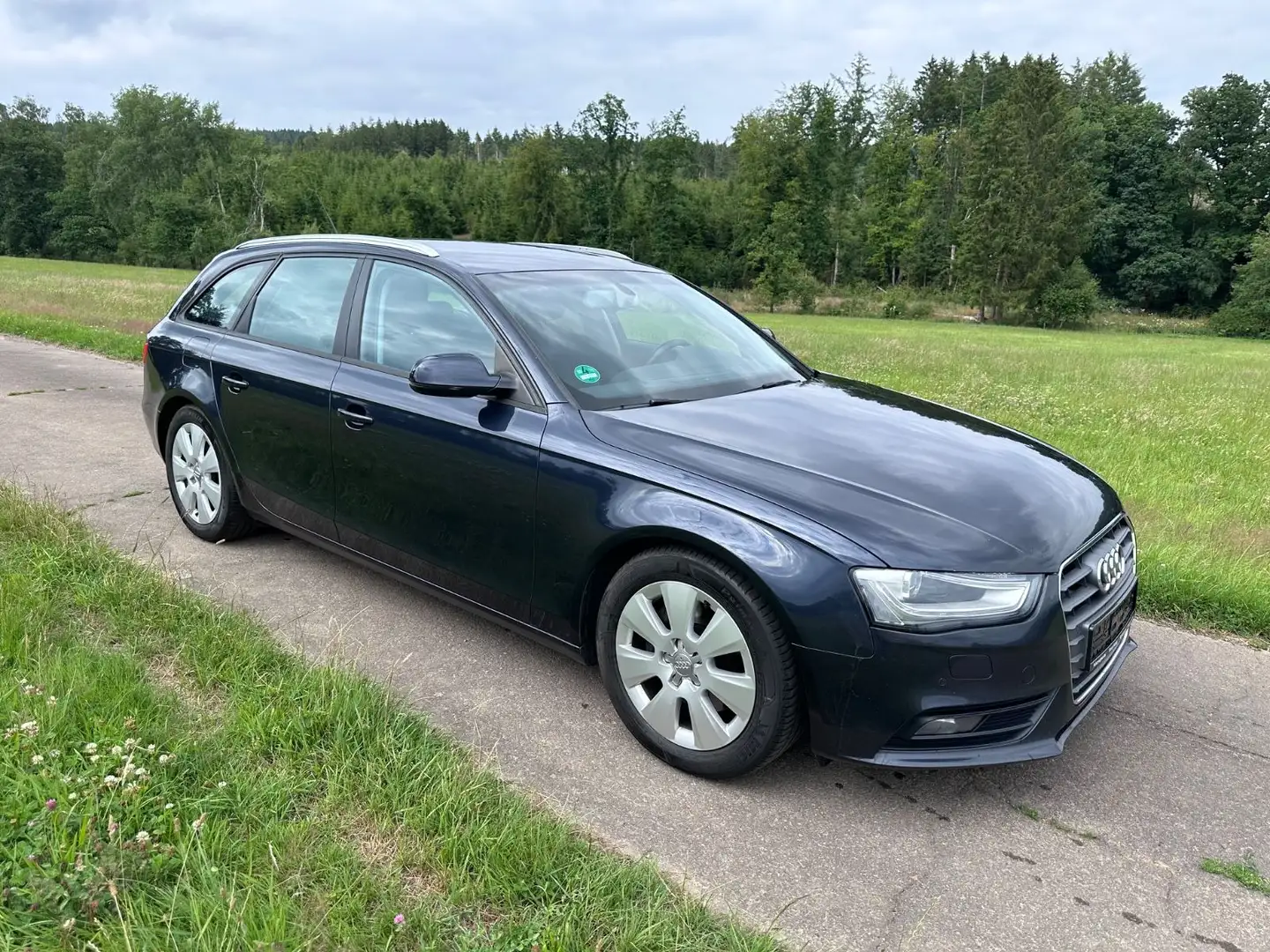 Audi A4 Avant Attraction 3.0TDI Automatik Blau - 2
