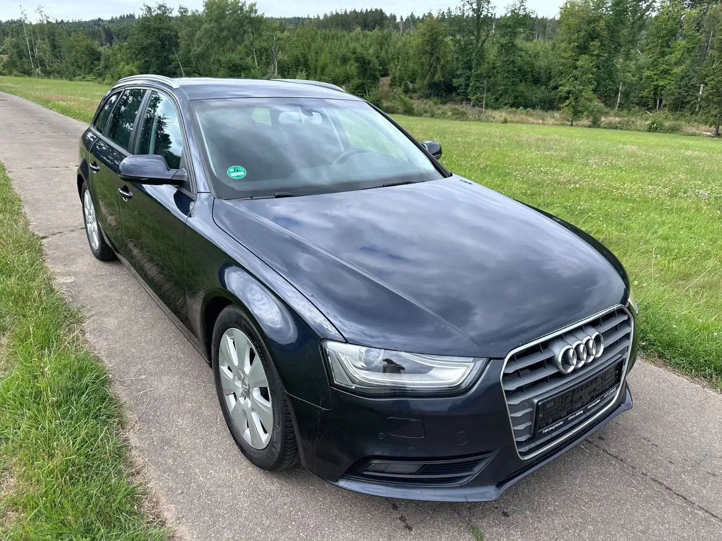 Audi A4 Avant Attraction 3.0TDI Automatik Blau - 1