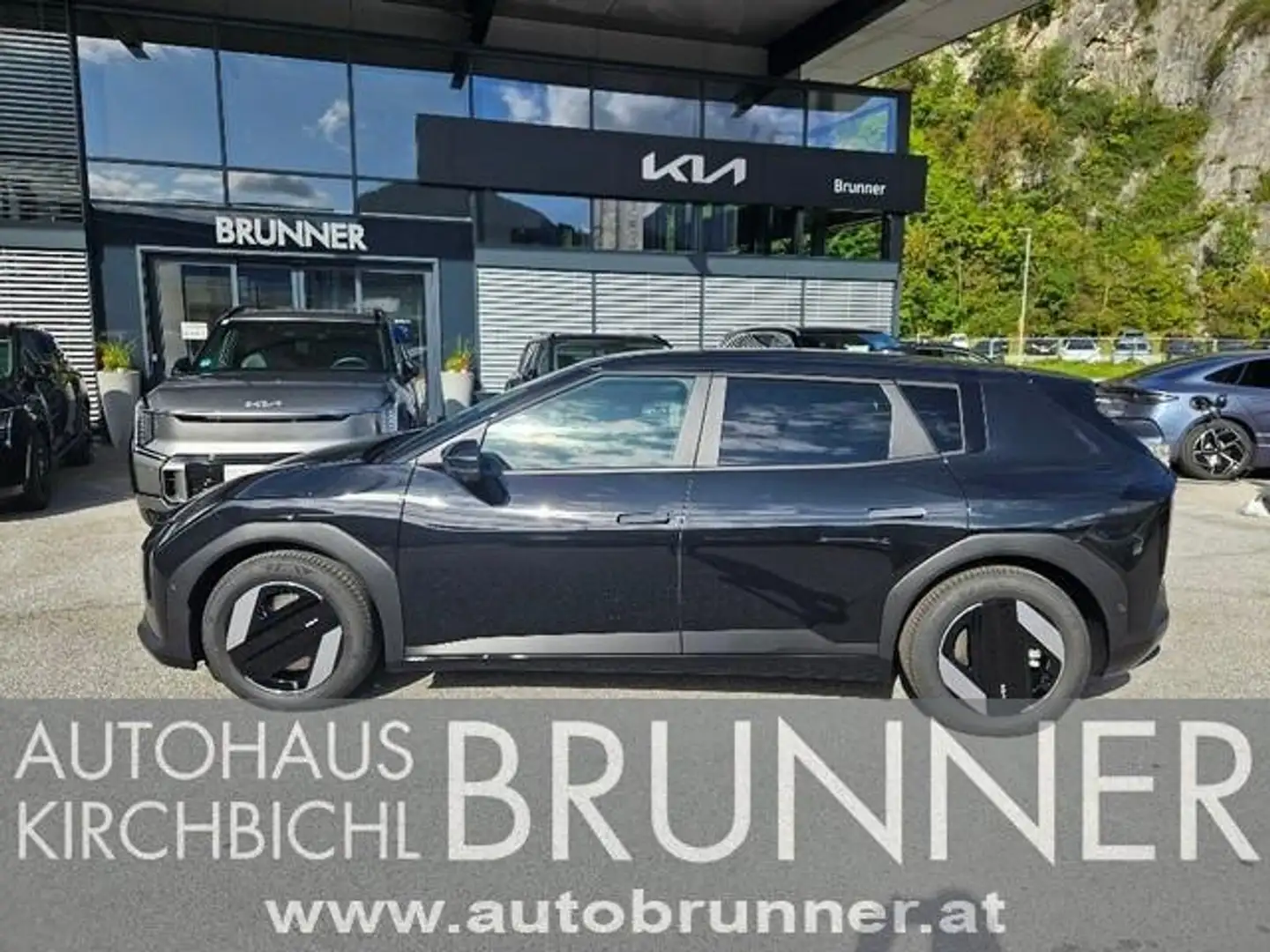 Kia EV4 HB FWD 81,4kWh Earth Plus Schwarz - 1