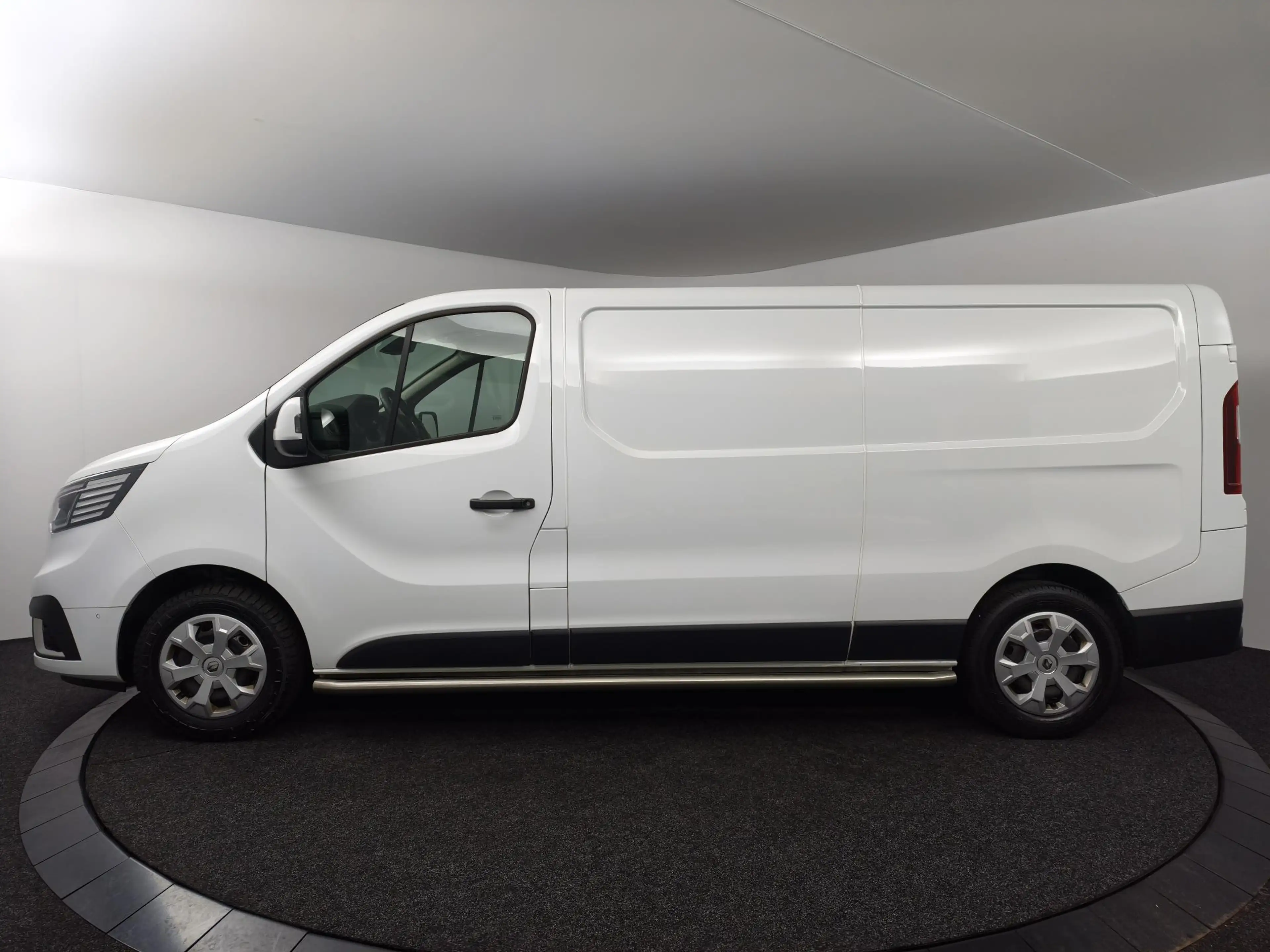 Renault Trafic 2.0 dCi 130 T30 L2H1 Work Edition | Camera | Navig — photo 13