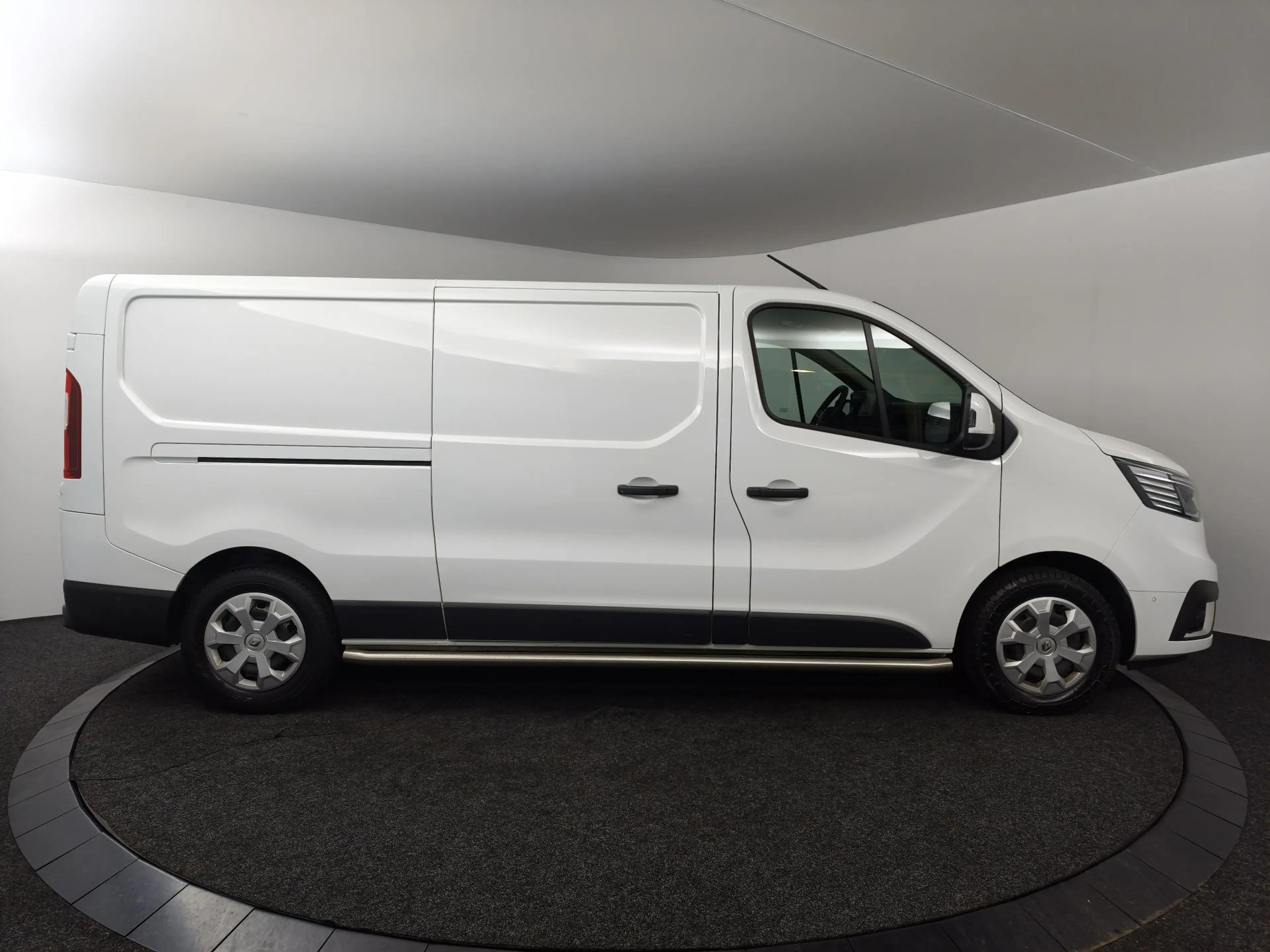 Renault Trafic 2.0 dCi 130 T30 L2H1 Work Edition | Camera | Navig — photo 14