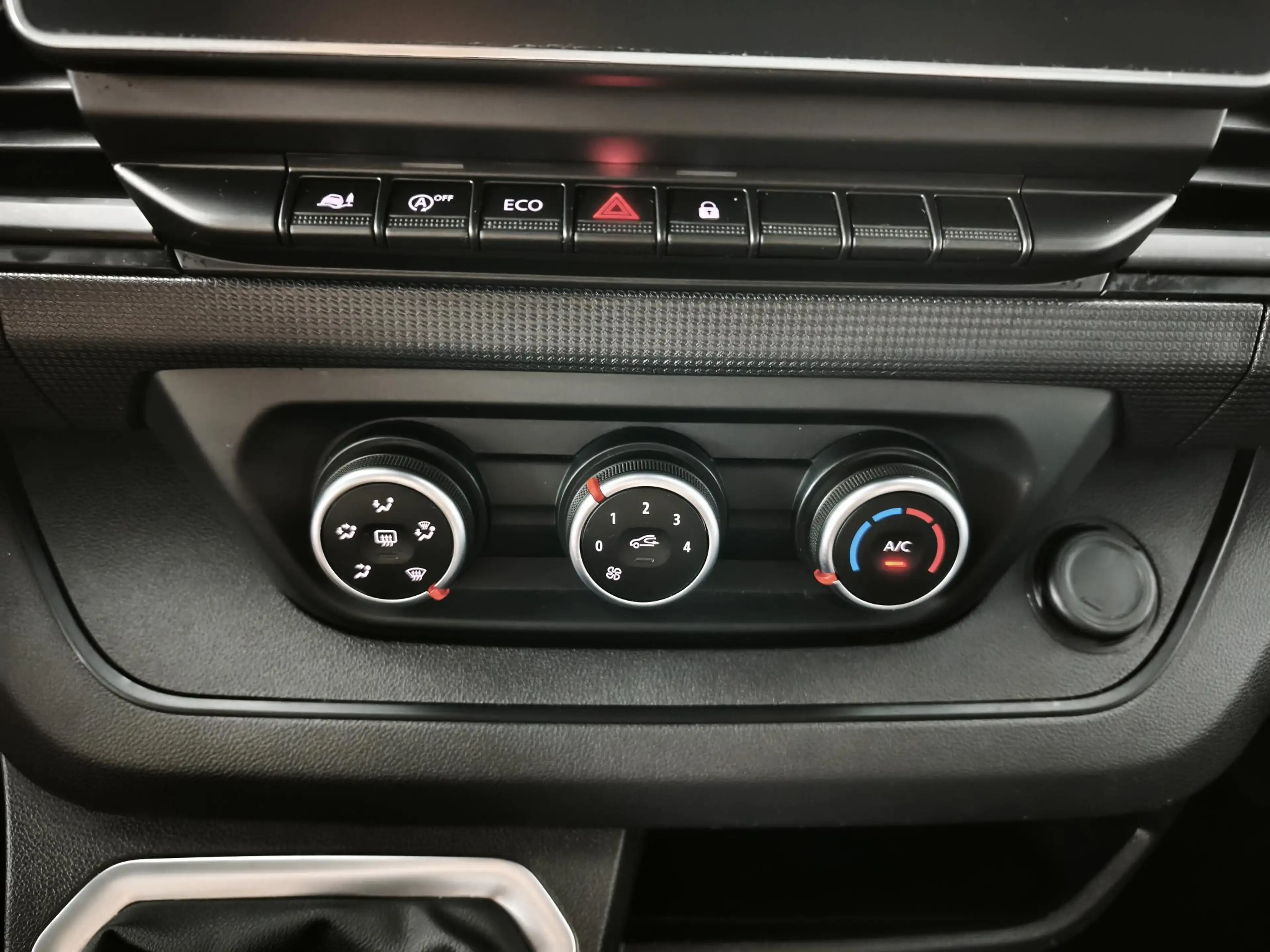 Renault Trafic 2.0 dCi 130 T30 L2H1 Work Edition | Camera | Navig — photo 11